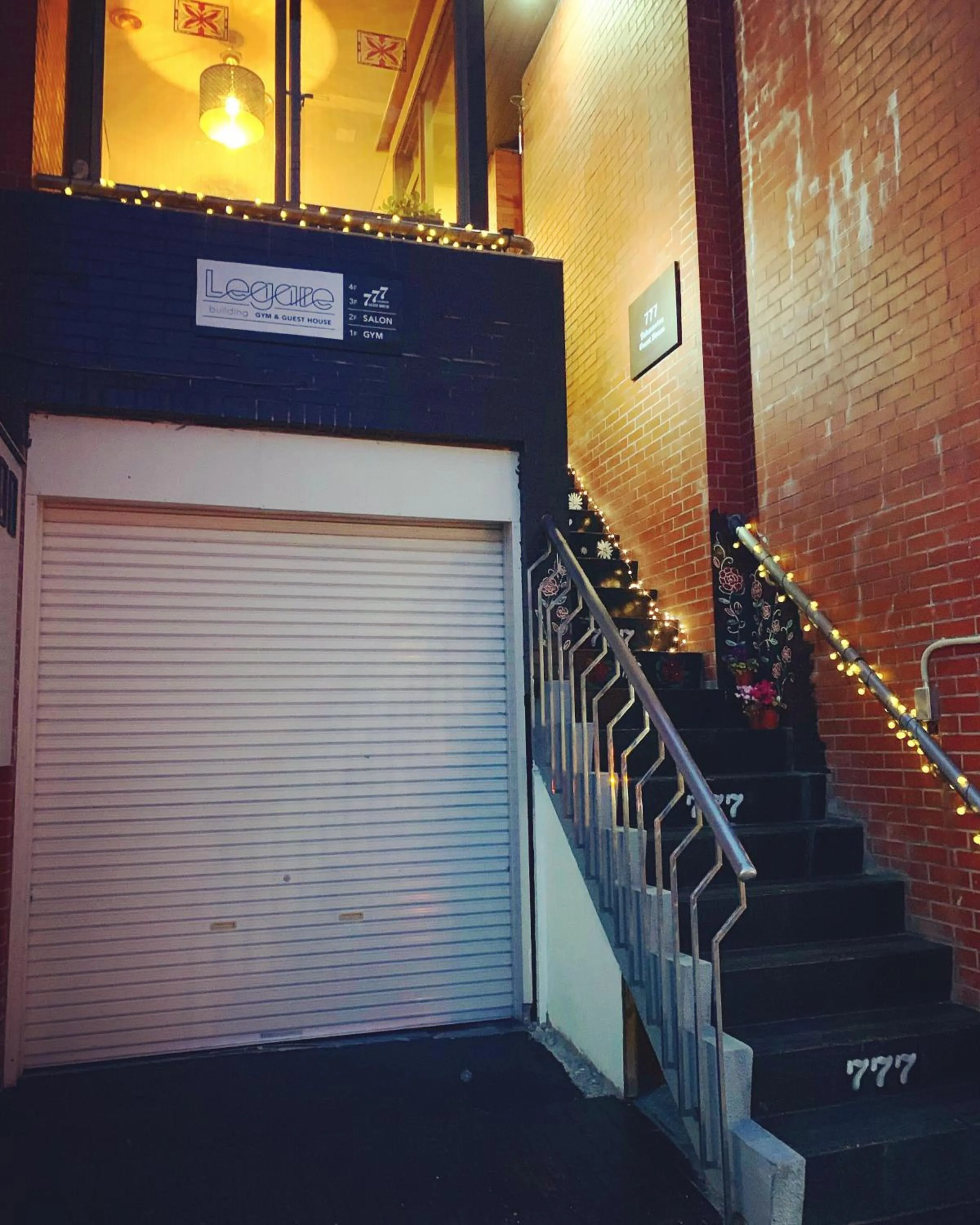 Facade/entrance in 777 Takamatsu Guest House