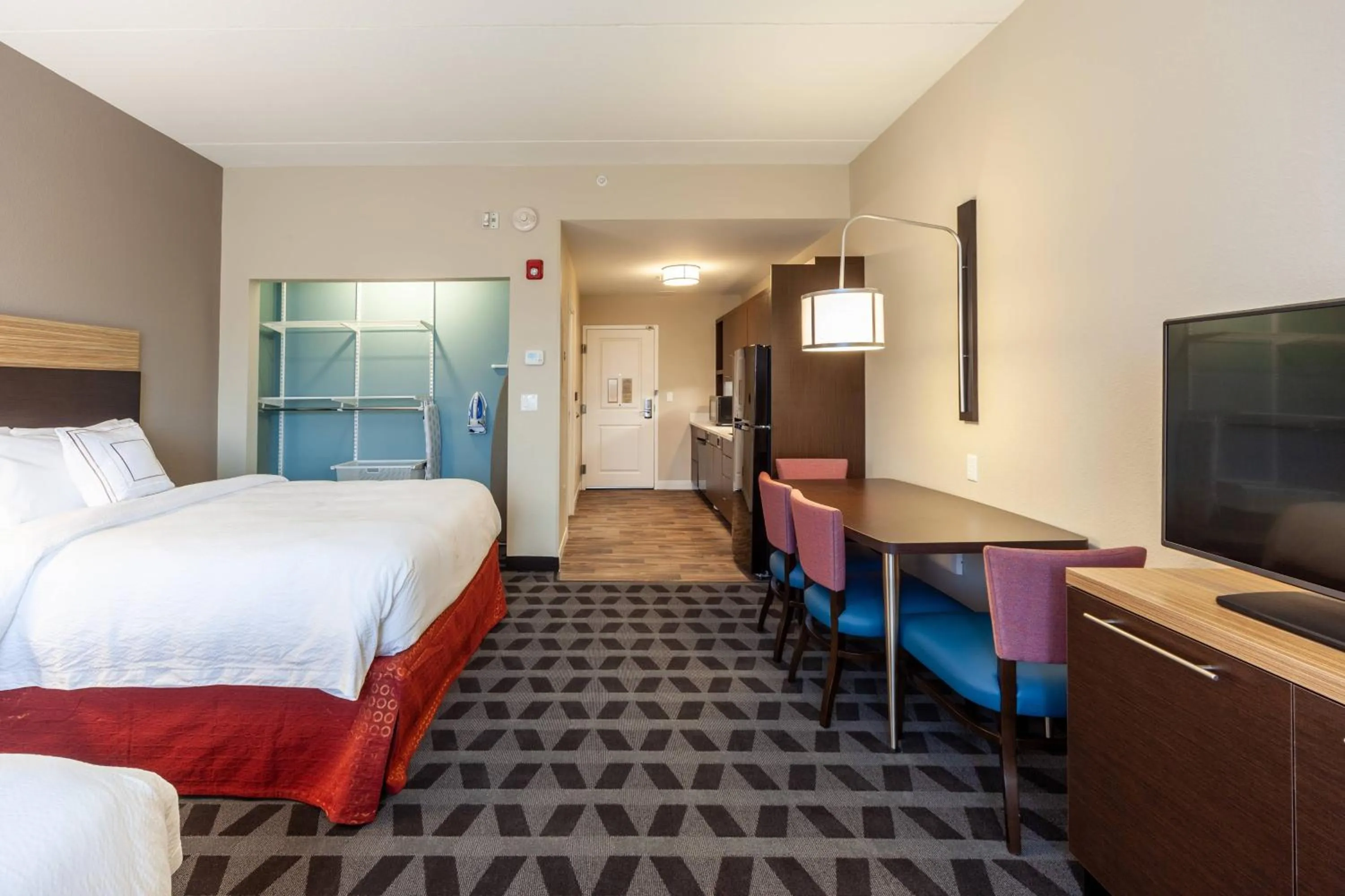 Photo of the whole room, Bed in TownePlace Suites by Marriott Front Royal