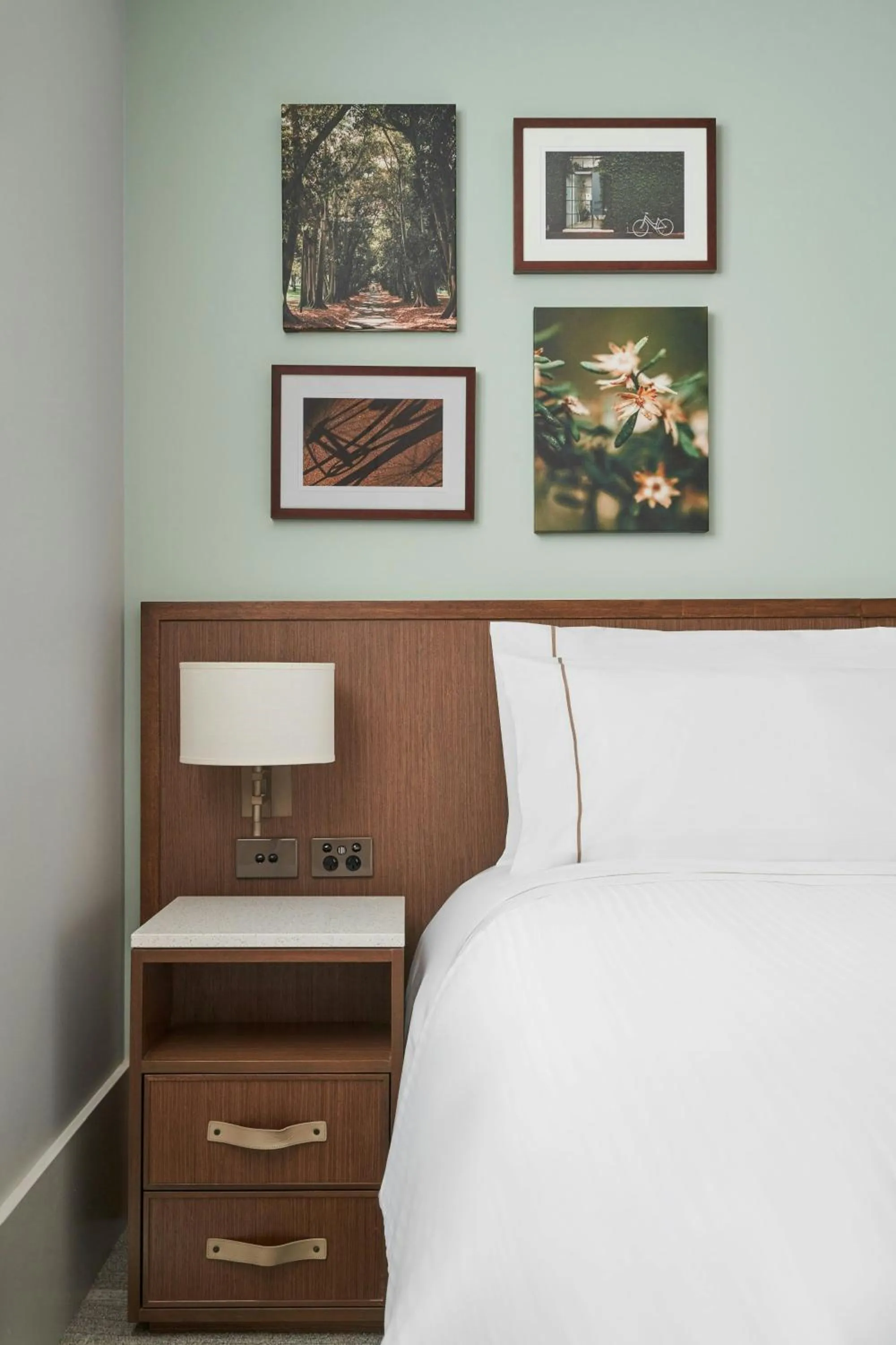 Photo of the whole room, Bed in Element Melbourne Richmond