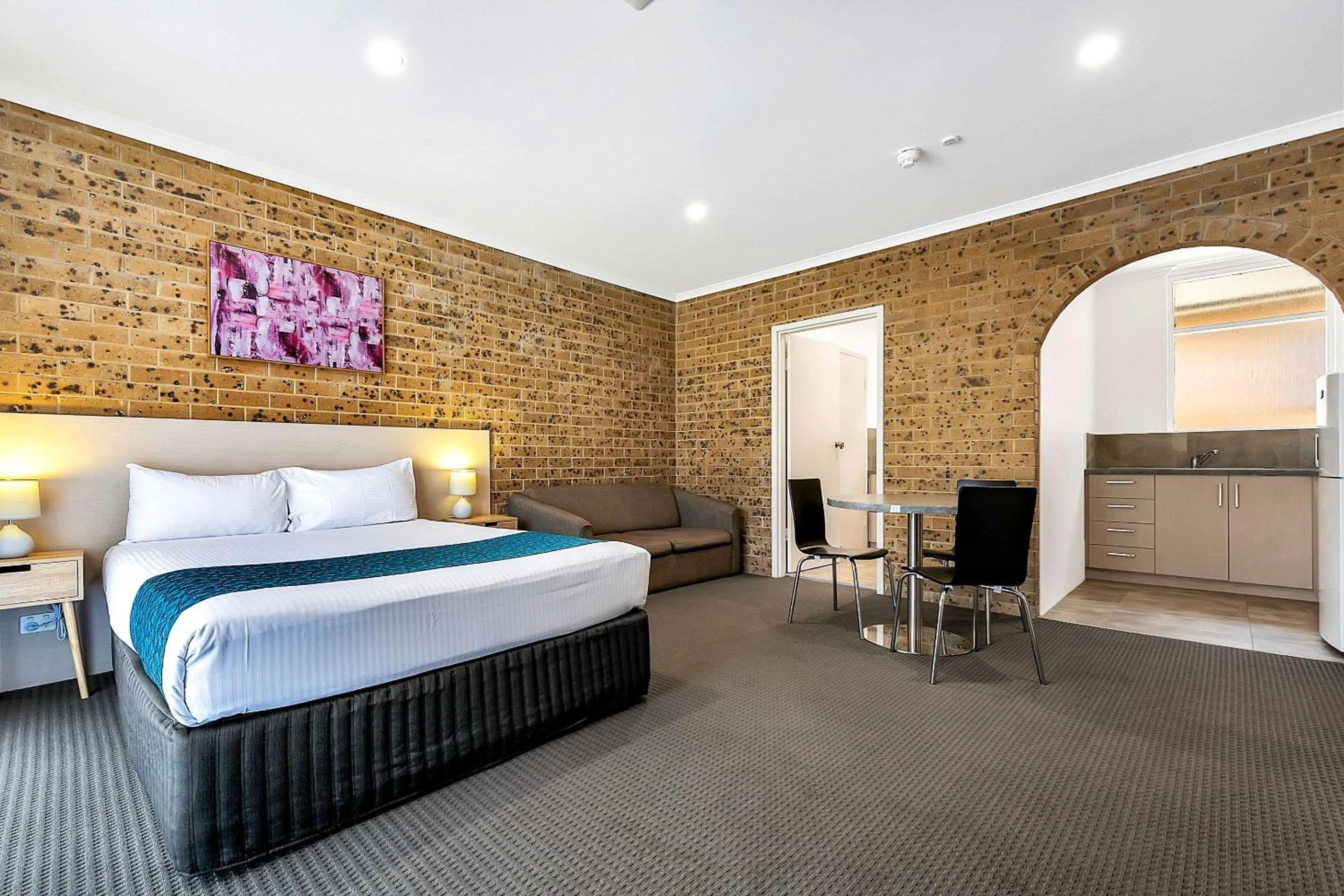 Bedroom, Bed in Comfort Inn & Suites Manhattan