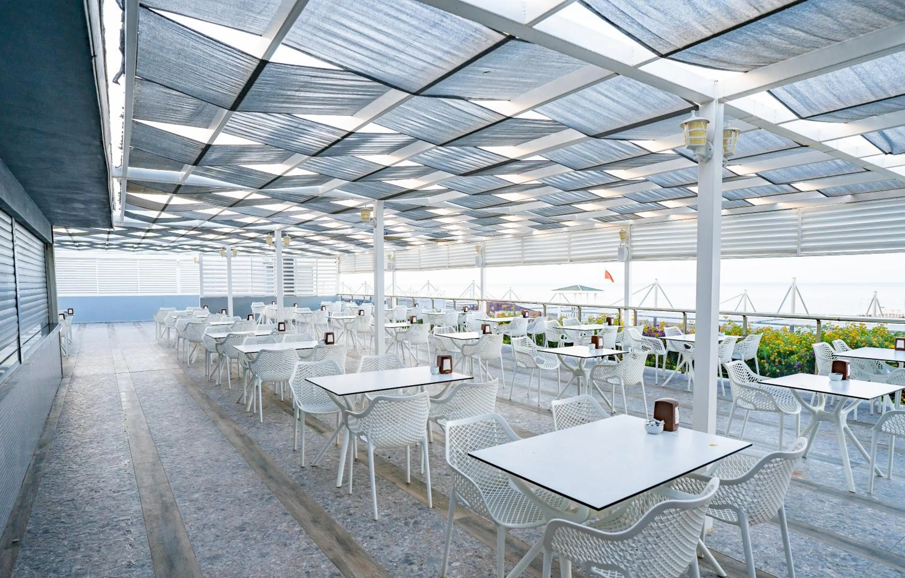 Restaurant/places to eat in Master Family Club