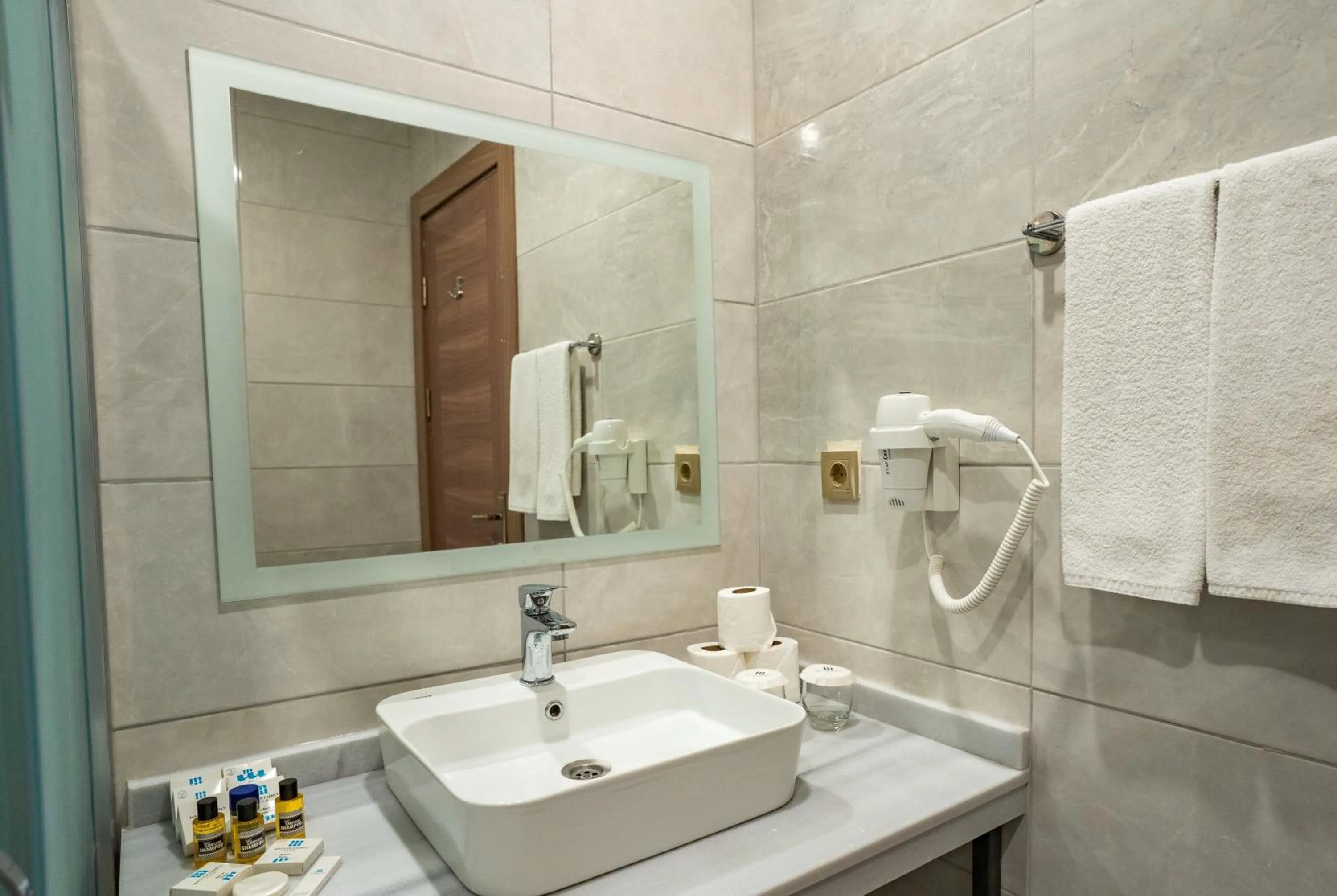 Shower in Master Family Club