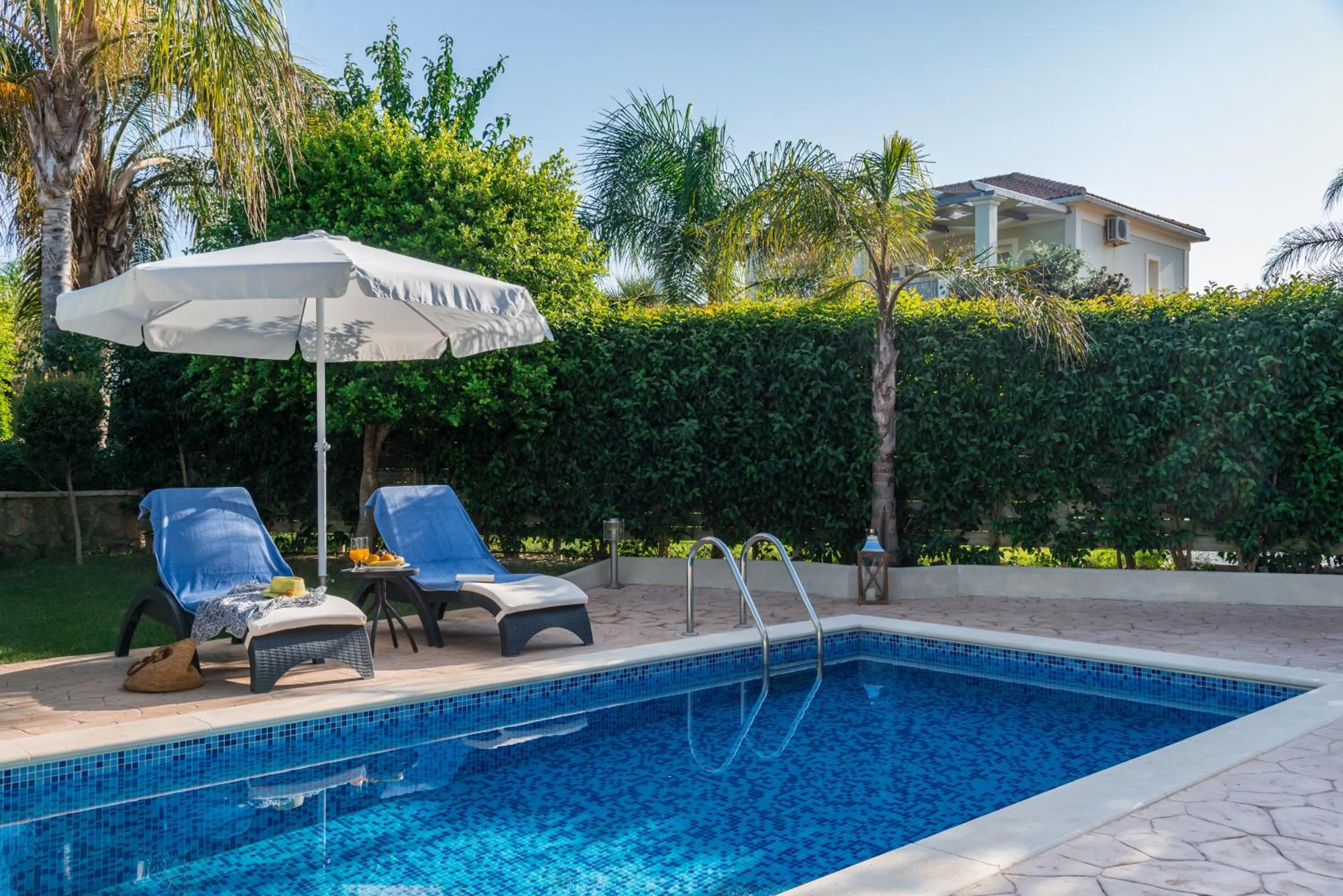 People in Mamfredas Luxury Resort