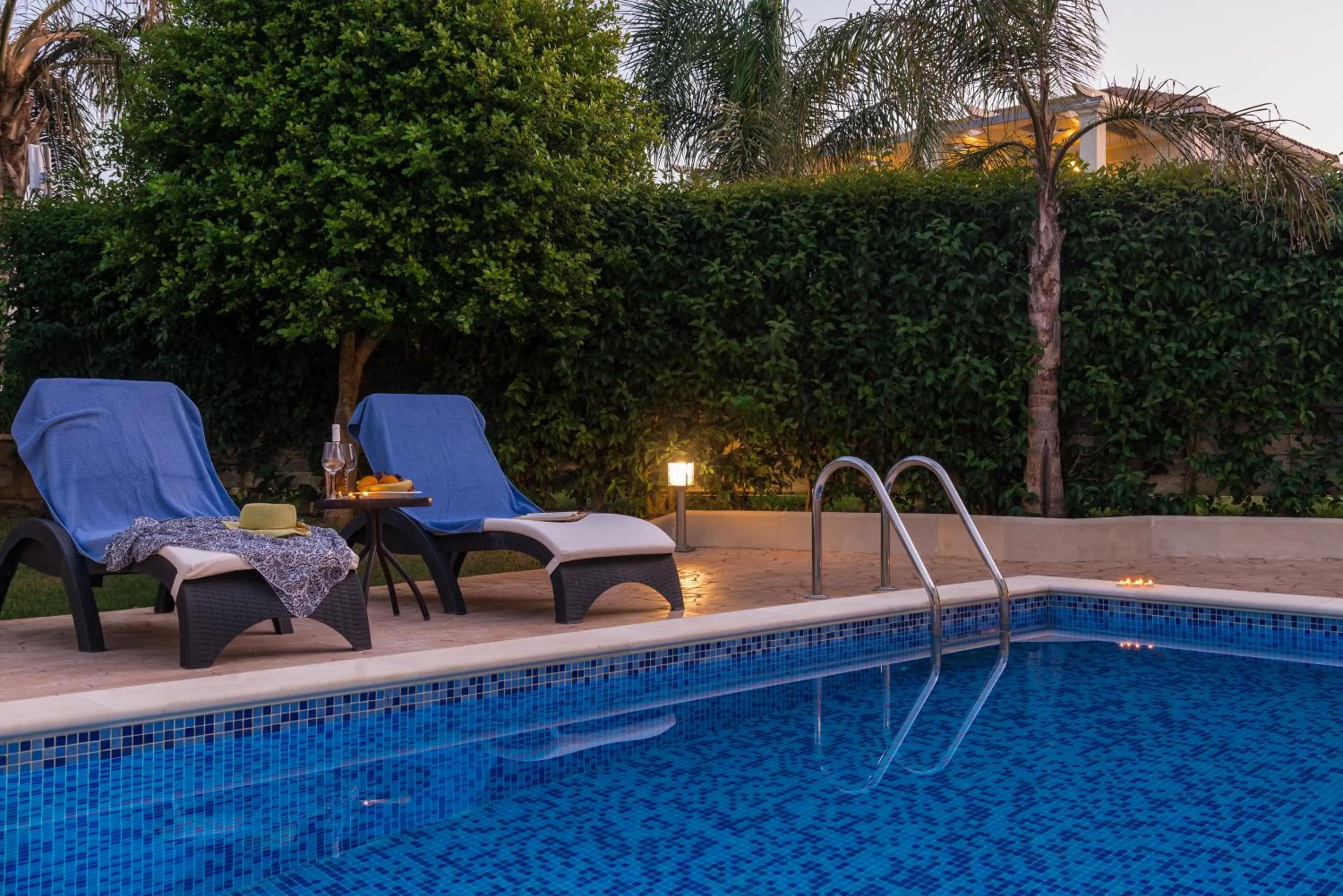 Swimming pool in Mamfredas Luxury Resort