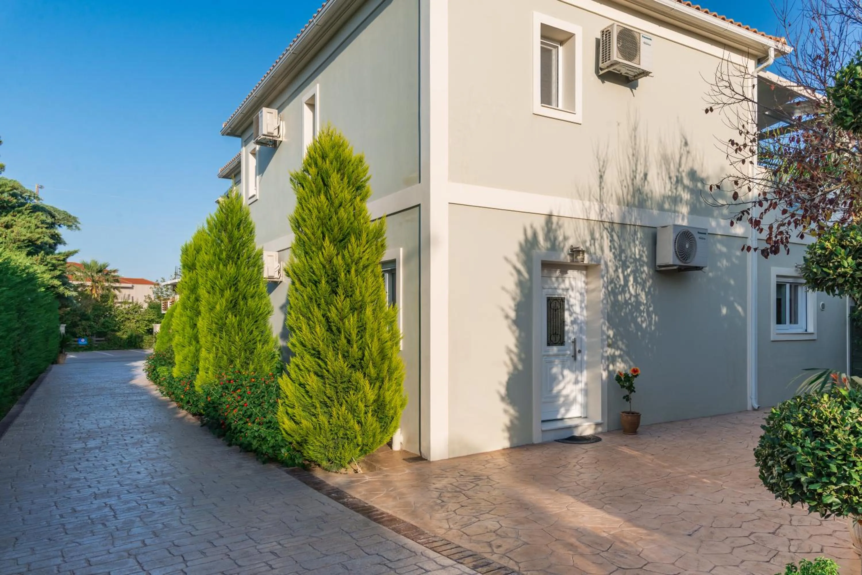 Property building in Mamfredas Luxury Resort