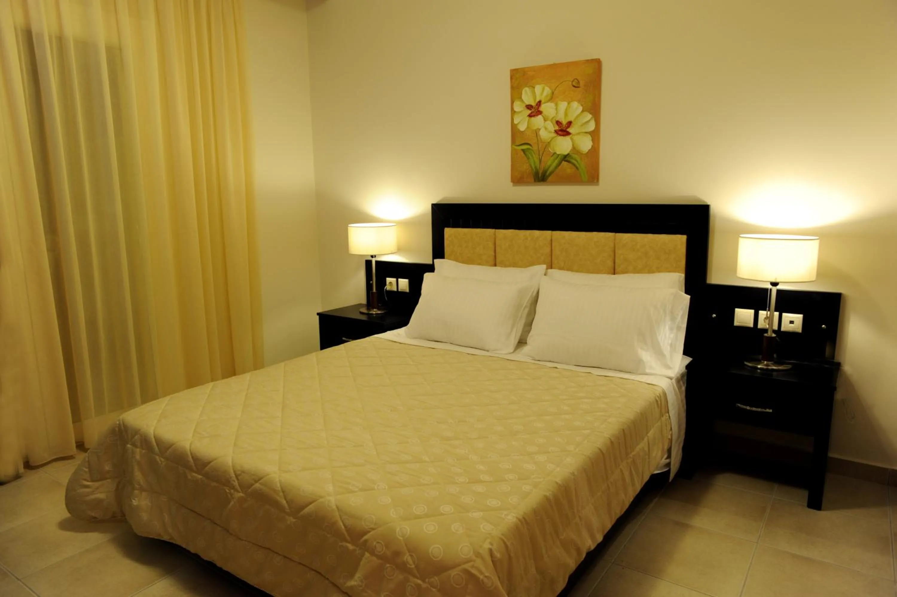 Bed in Mamfredas Luxury Resort