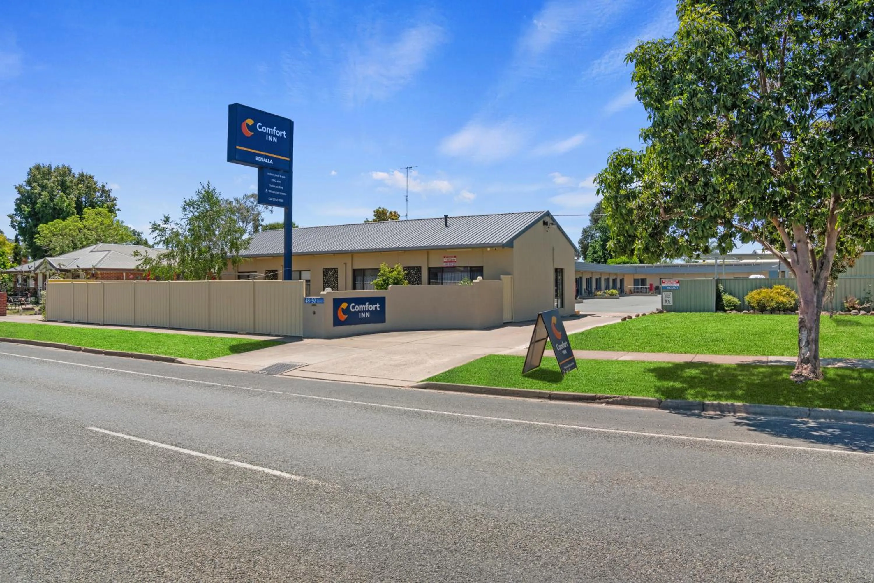 Street view in Comfort Inn Benalla