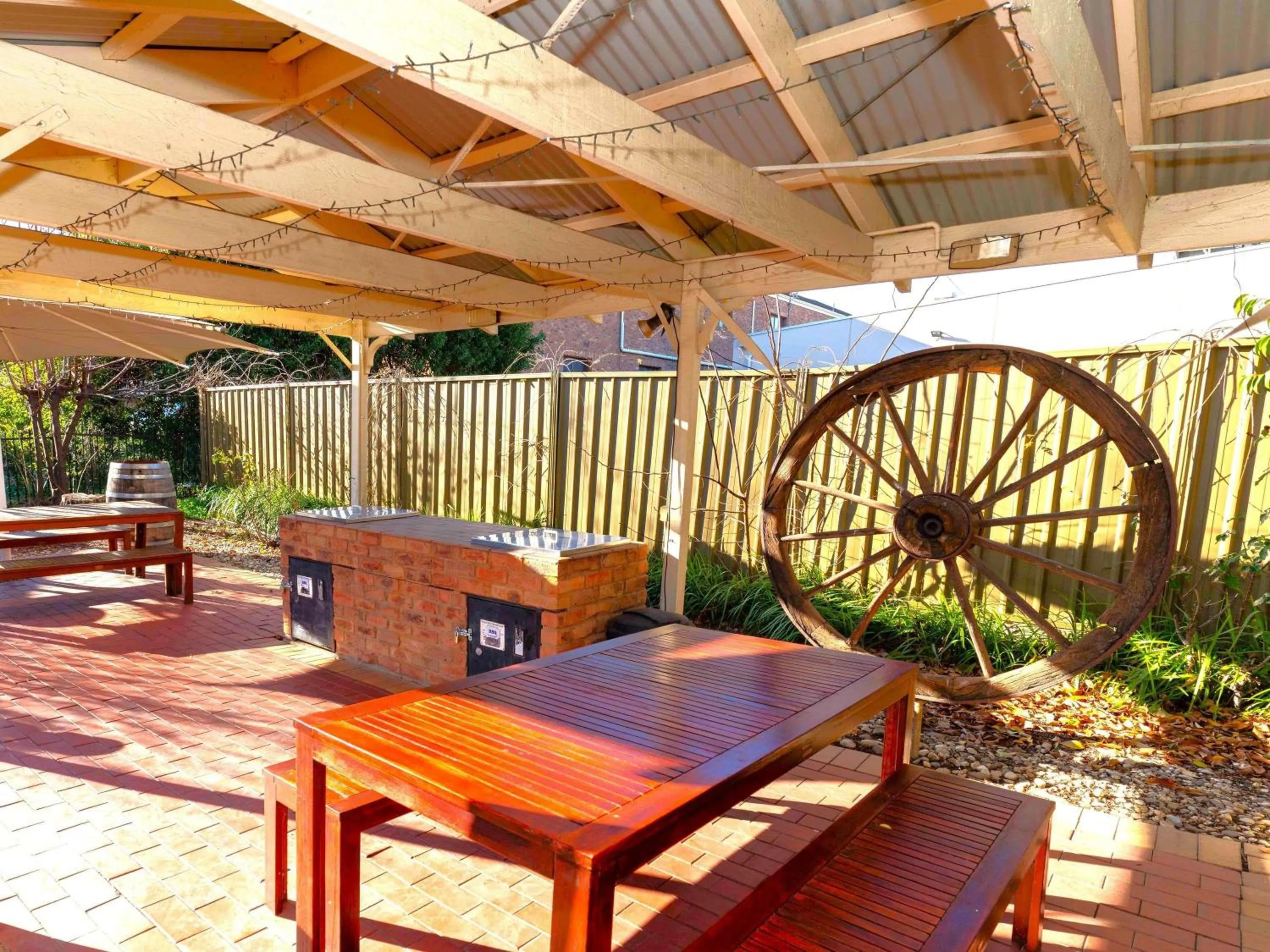 Property building in Mercure Port of Echuca