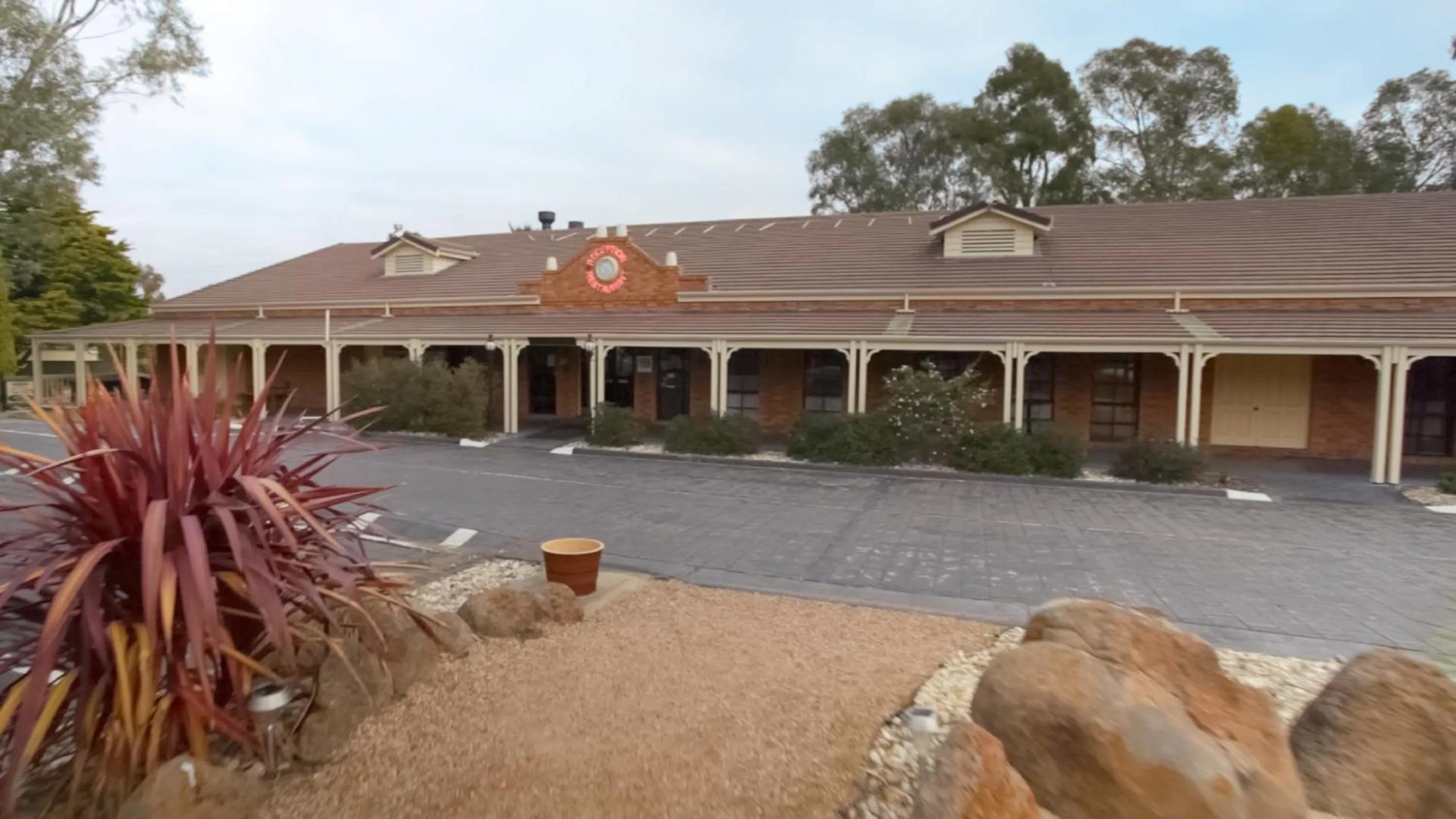 Property building in Mercure Port of Echuca