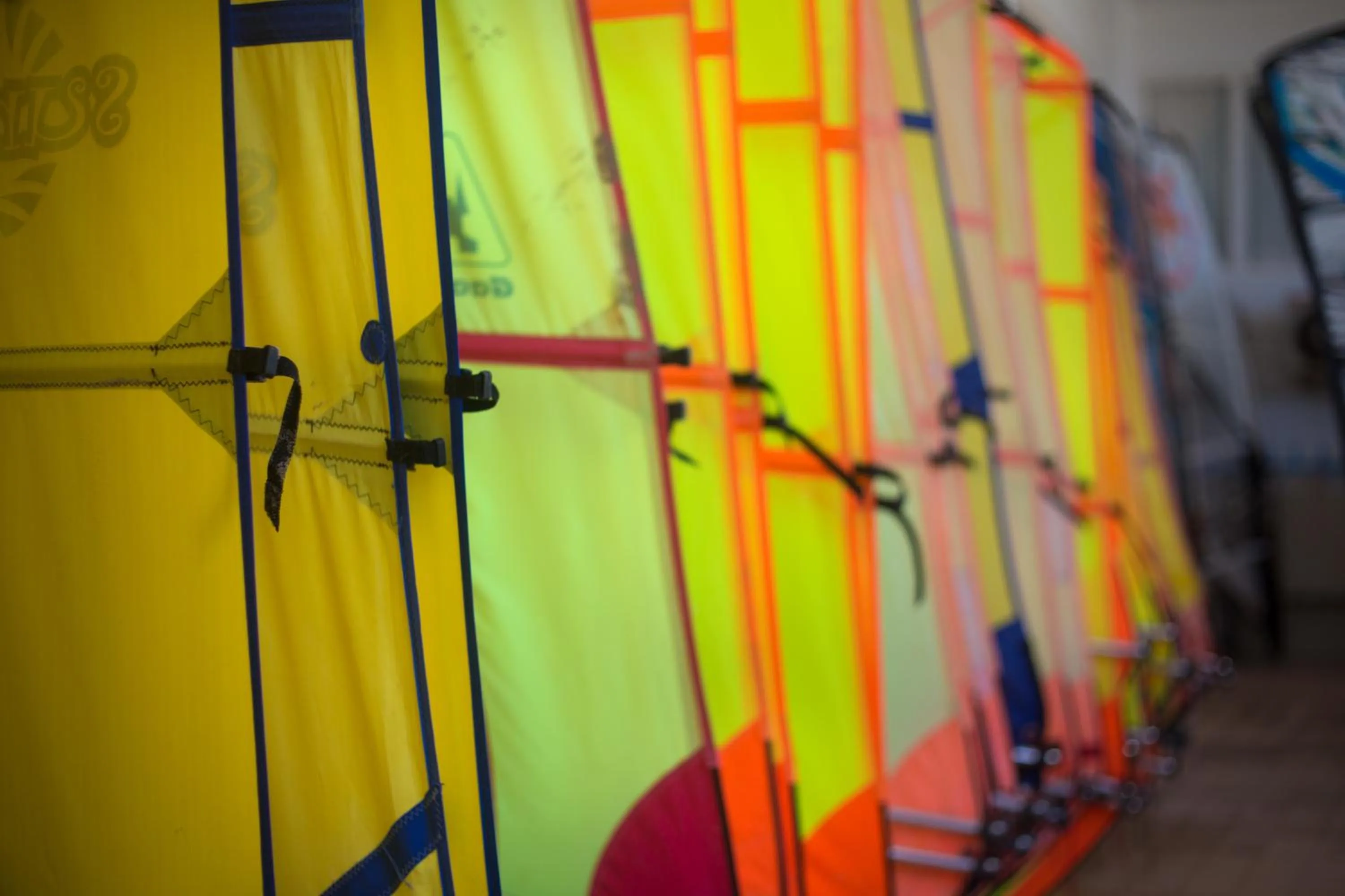 Windsurfing in Hotel Izán Cavanna