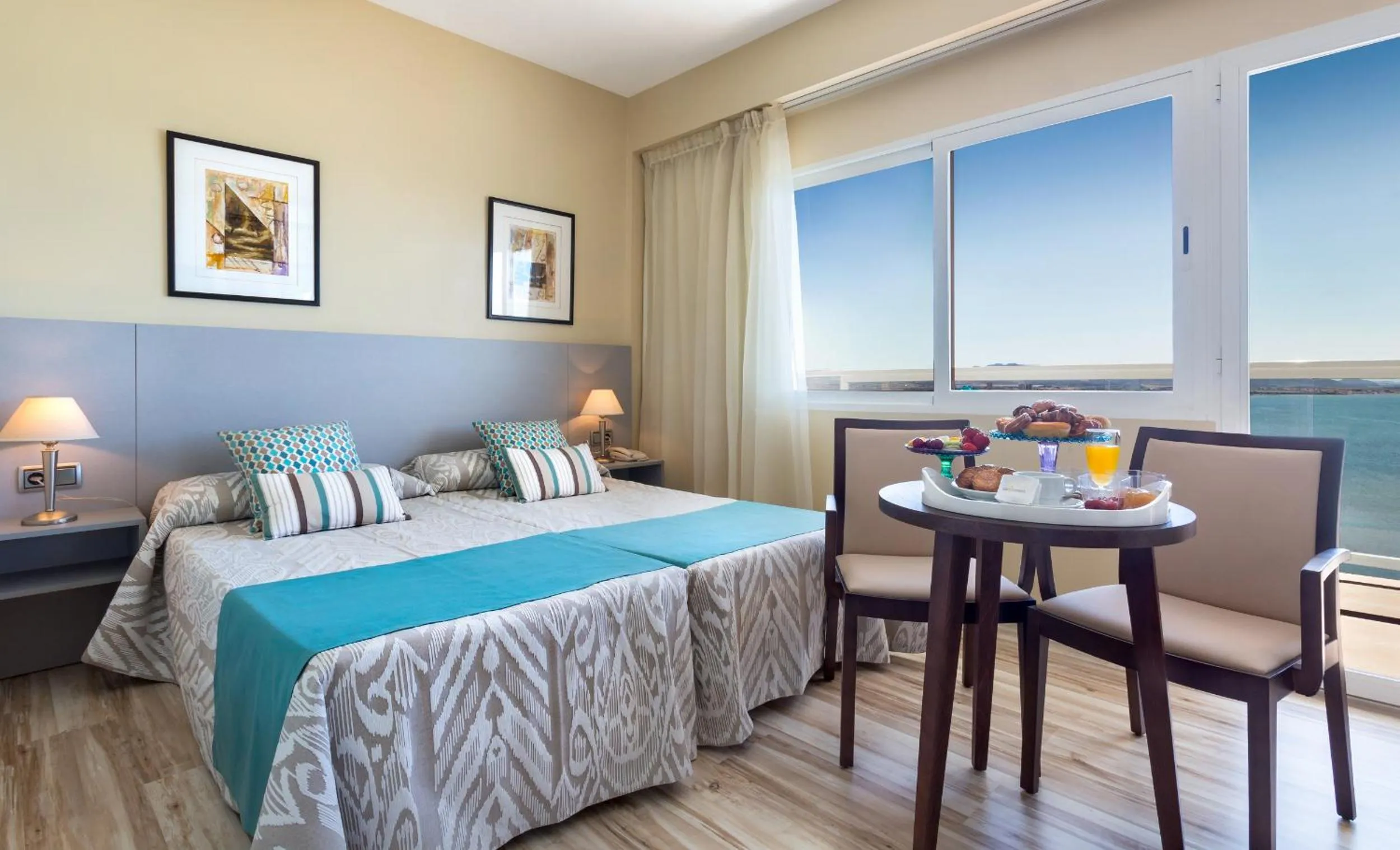 Photo of the whole room, Bed in Hotel Izán Cavanna