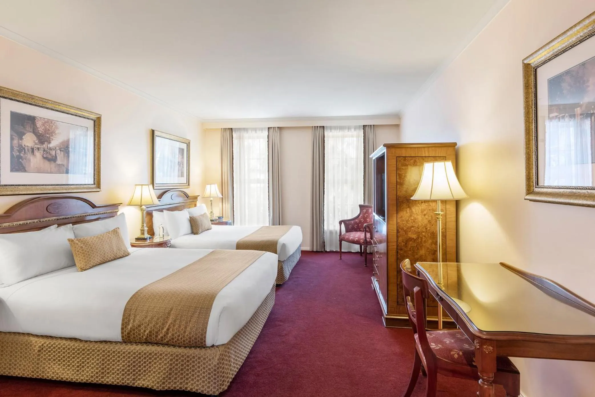 Bedroom, Bed in Canterbury International Hotel