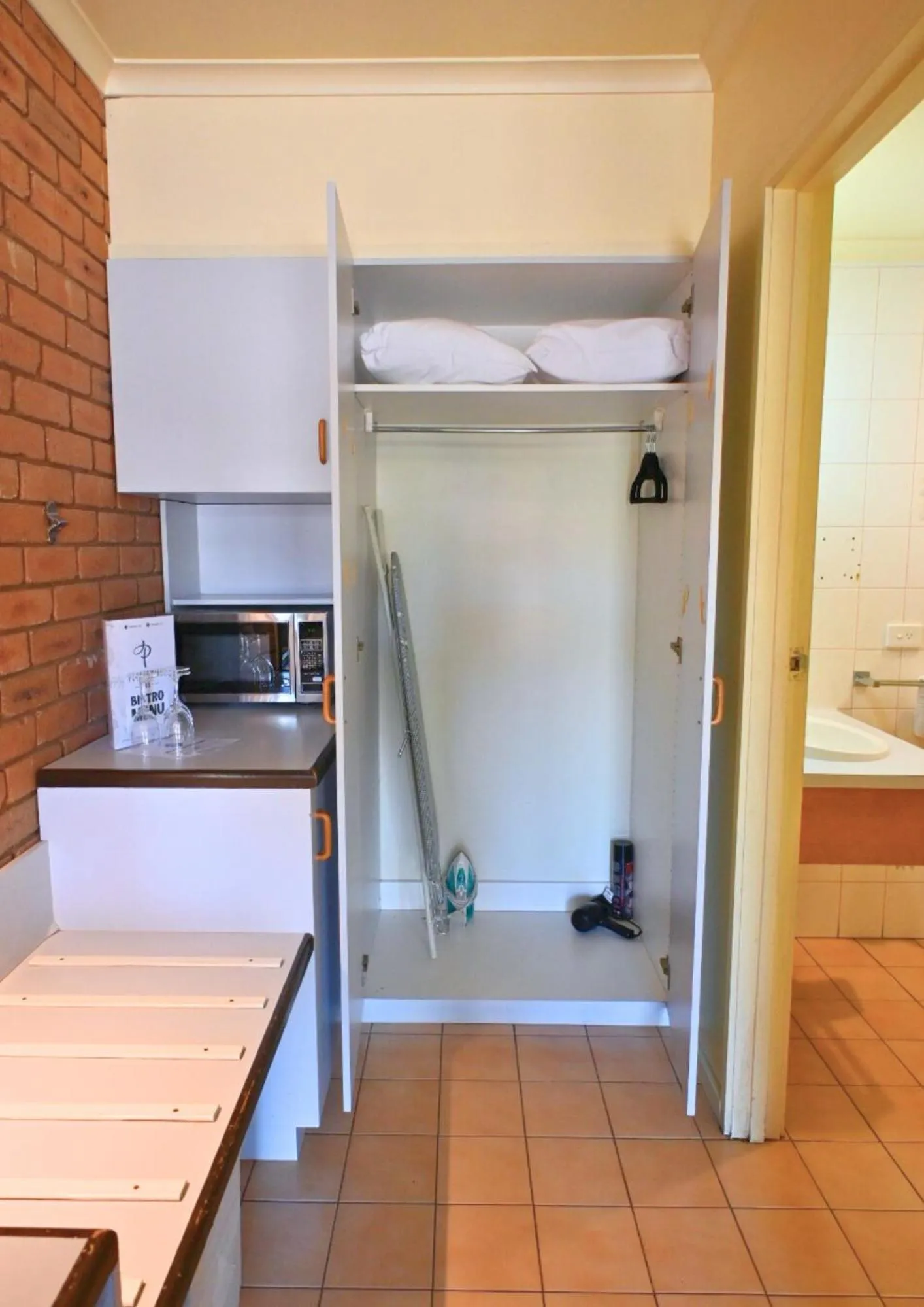 storage in Peppermill Inn Motel