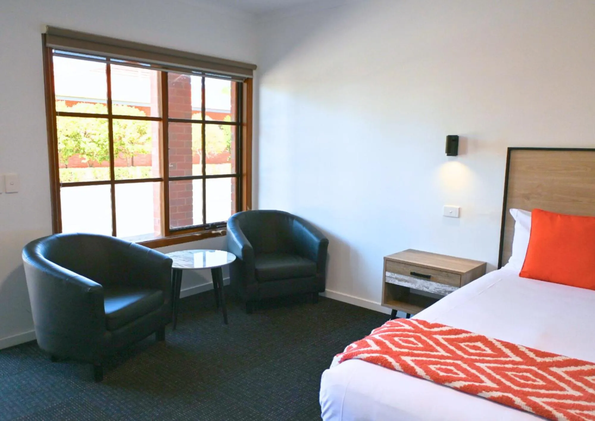 Bedroom, Bed in Peppermill Inn Motel