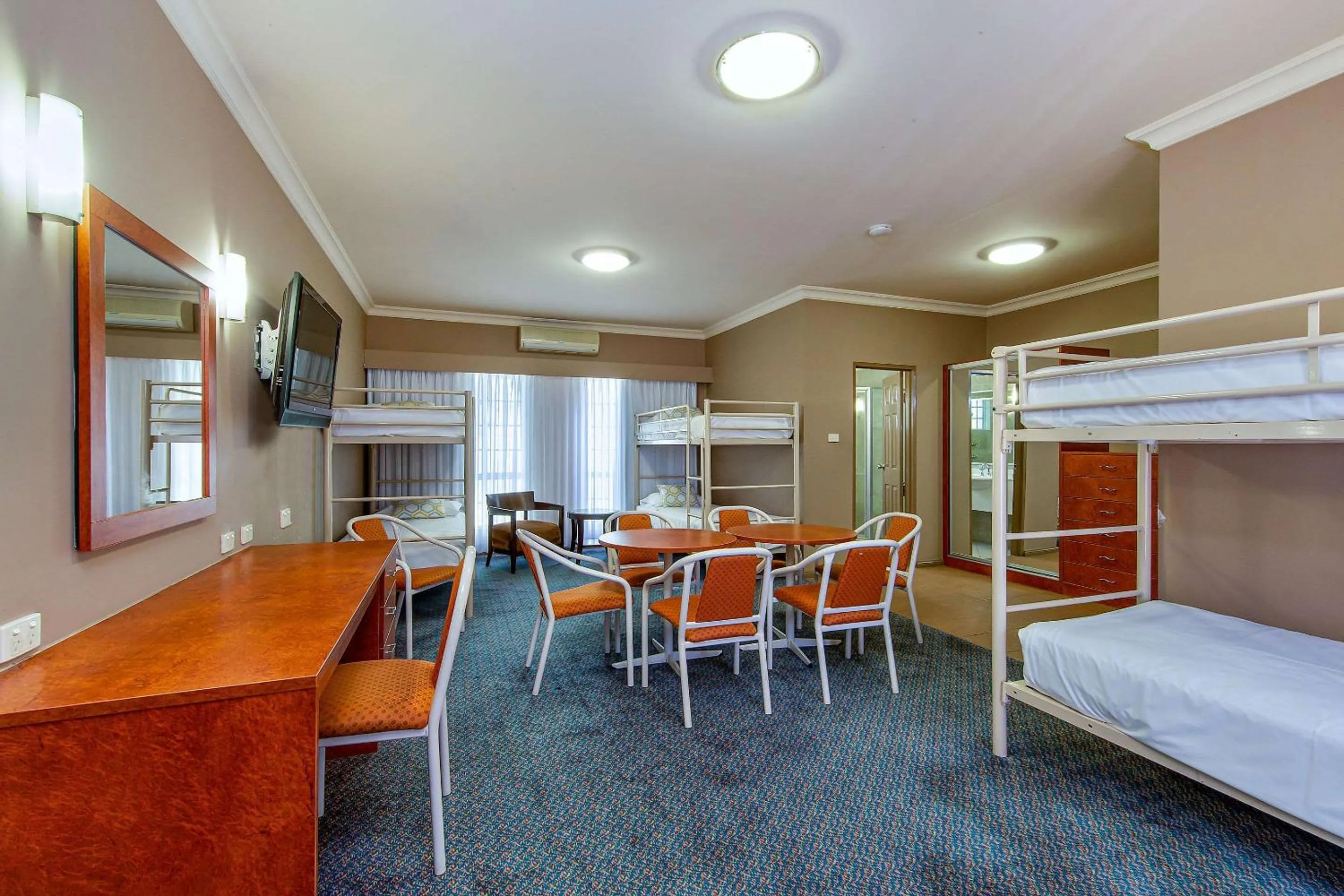 Bedroom, Bed in Quality Inn Penrith Sydney