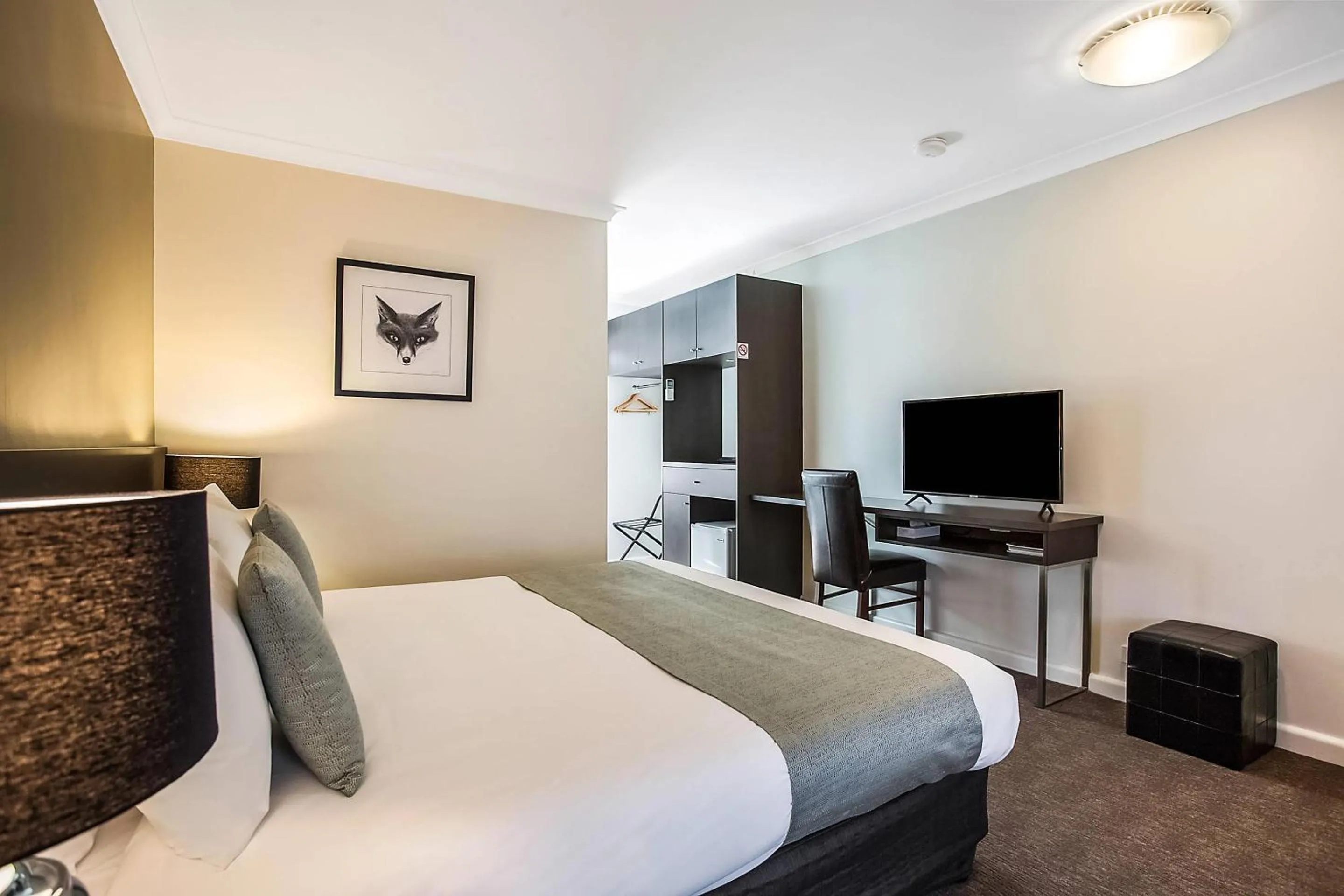 Bedroom, Bed in Comfort Inn Western