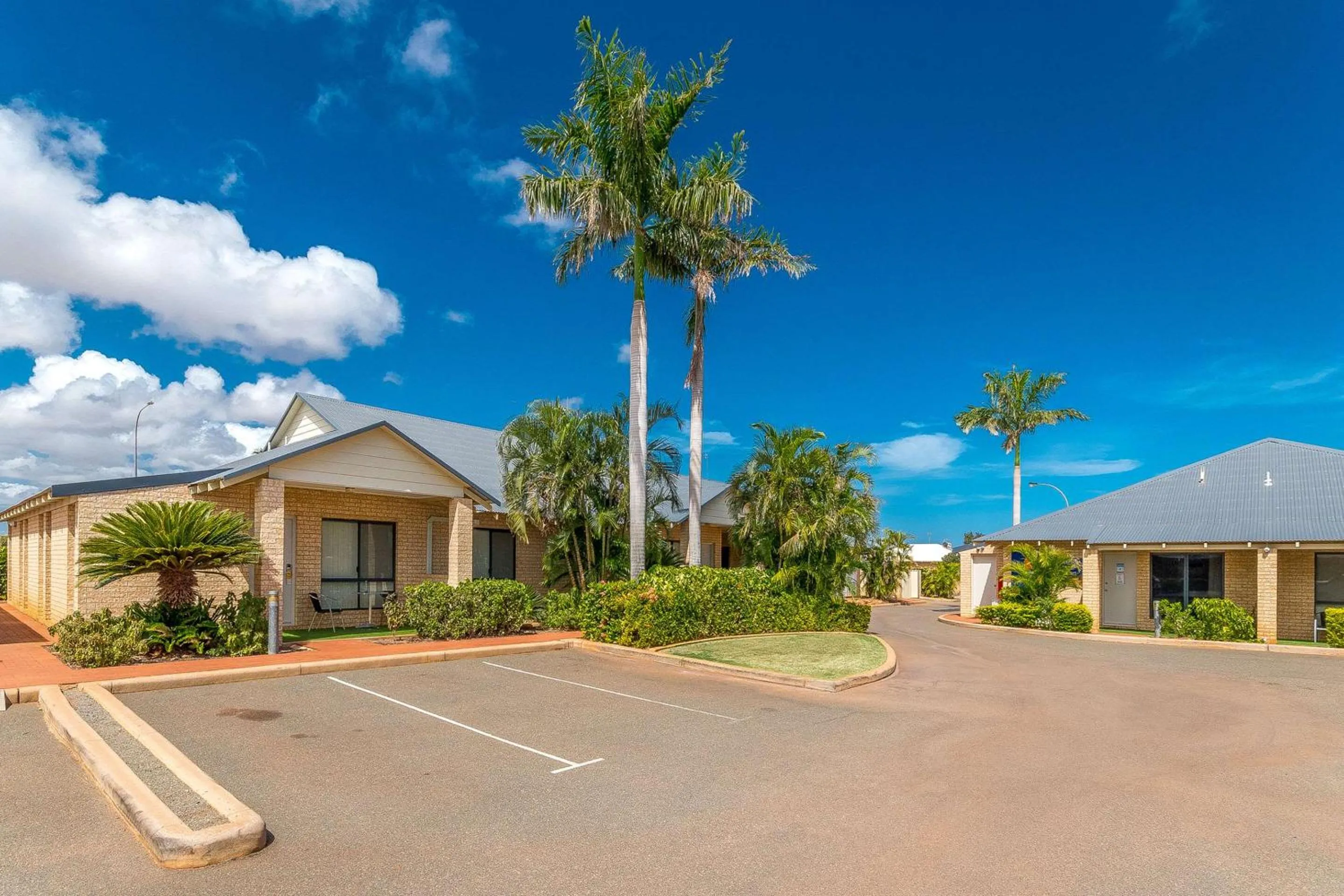 Property building in Comfort Inn & Suites Karratha