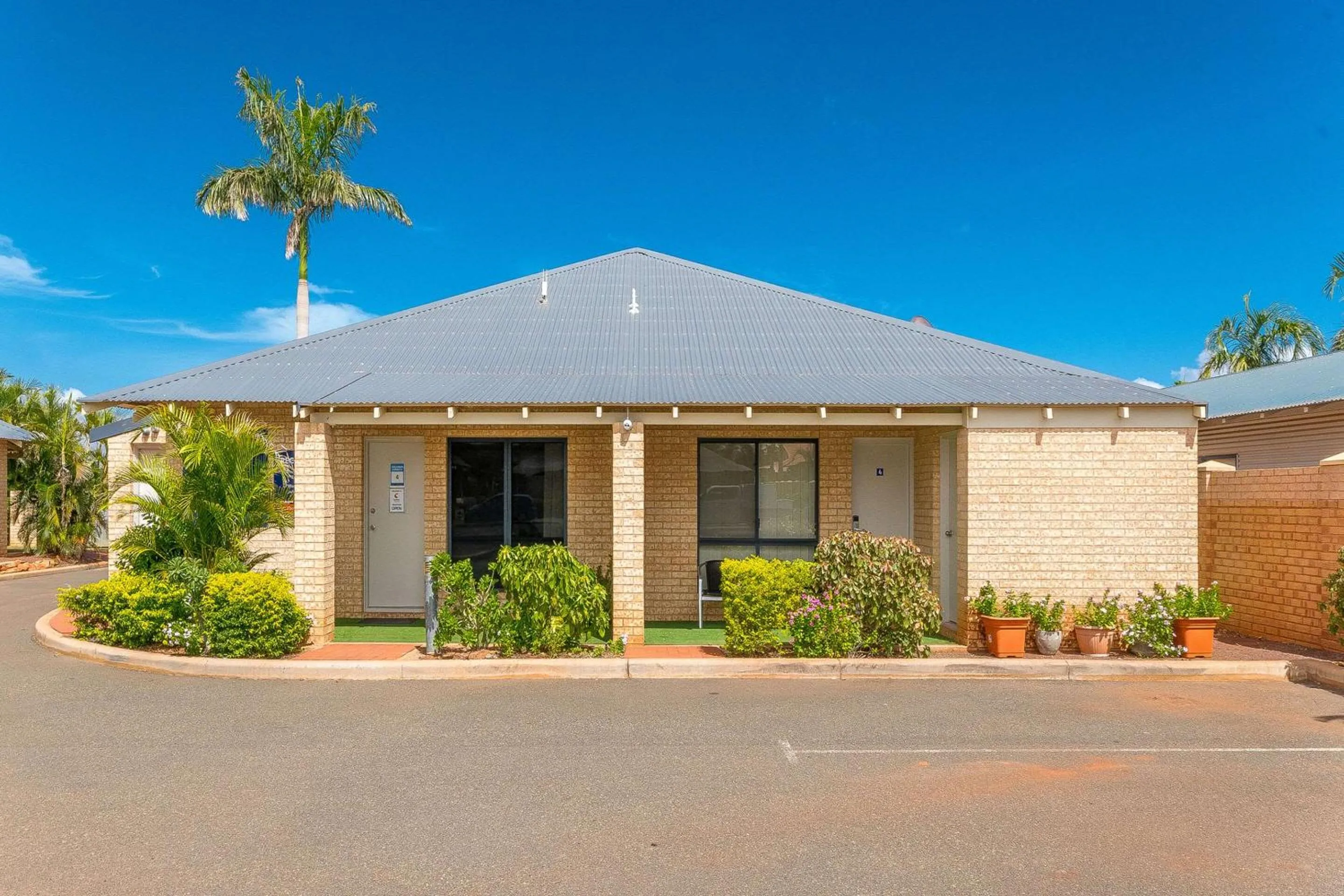 Property building in Comfort Inn & Suites Karratha