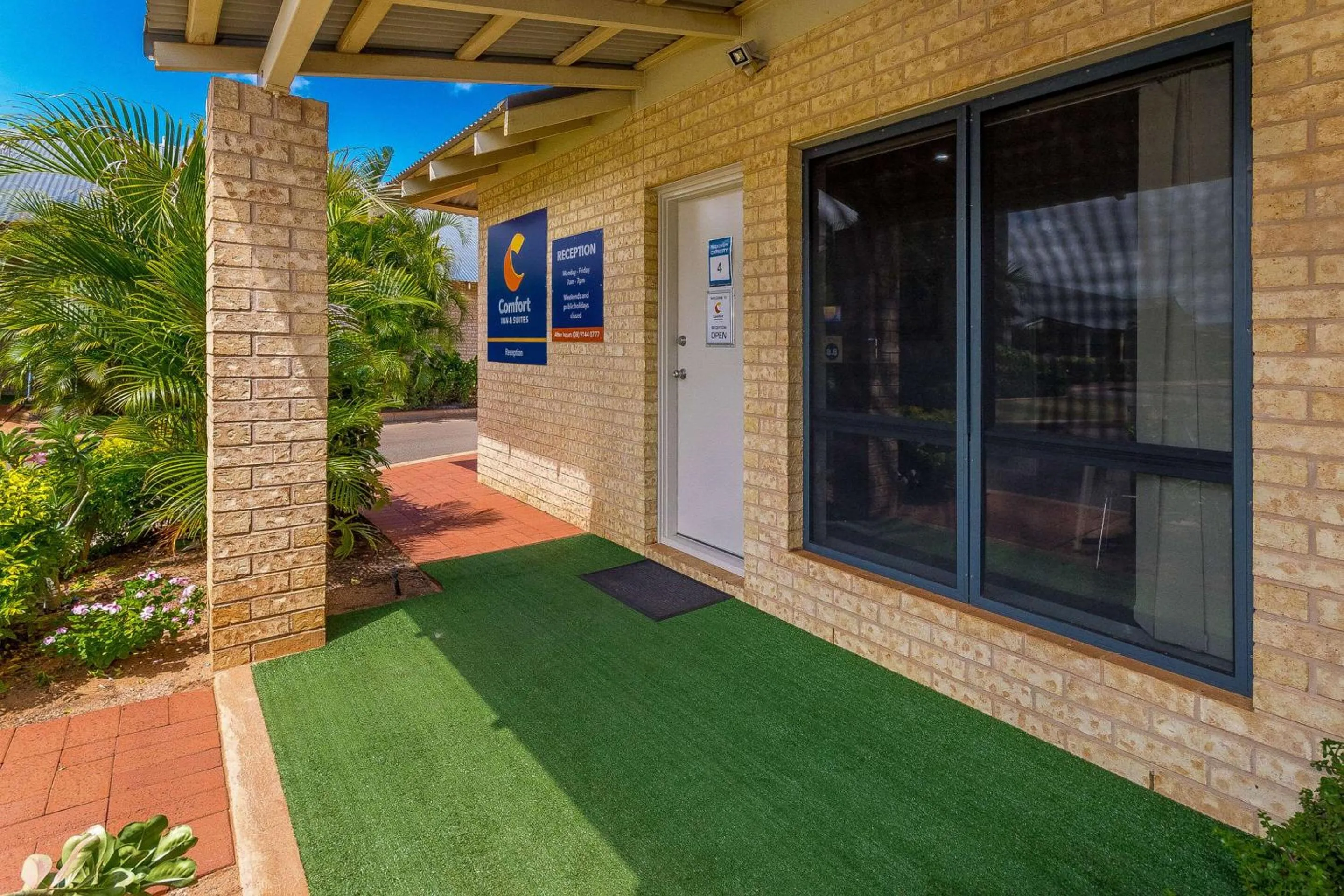 Property building in Comfort Inn & Suites Karratha
