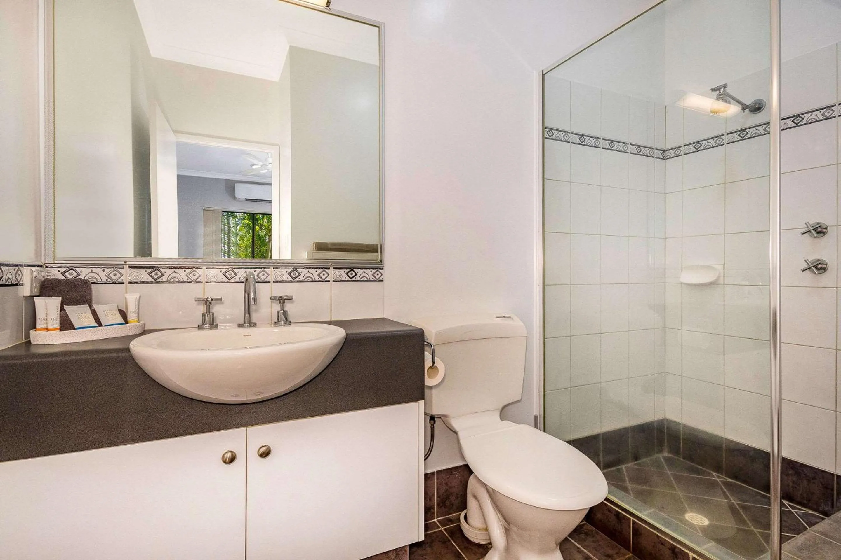 Bathroom in Comfort Inn & Suites Karratha