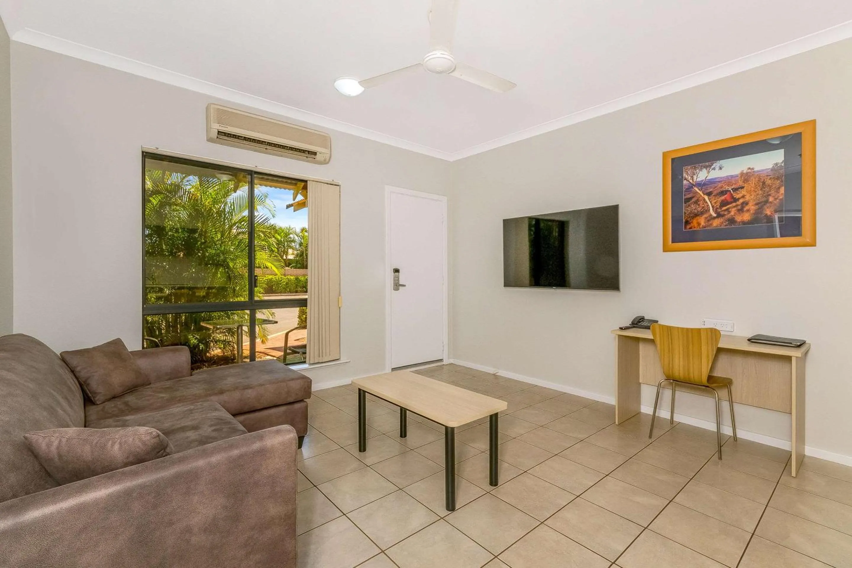 Photo of the whole room in Comfort Inn & Suites Karratha