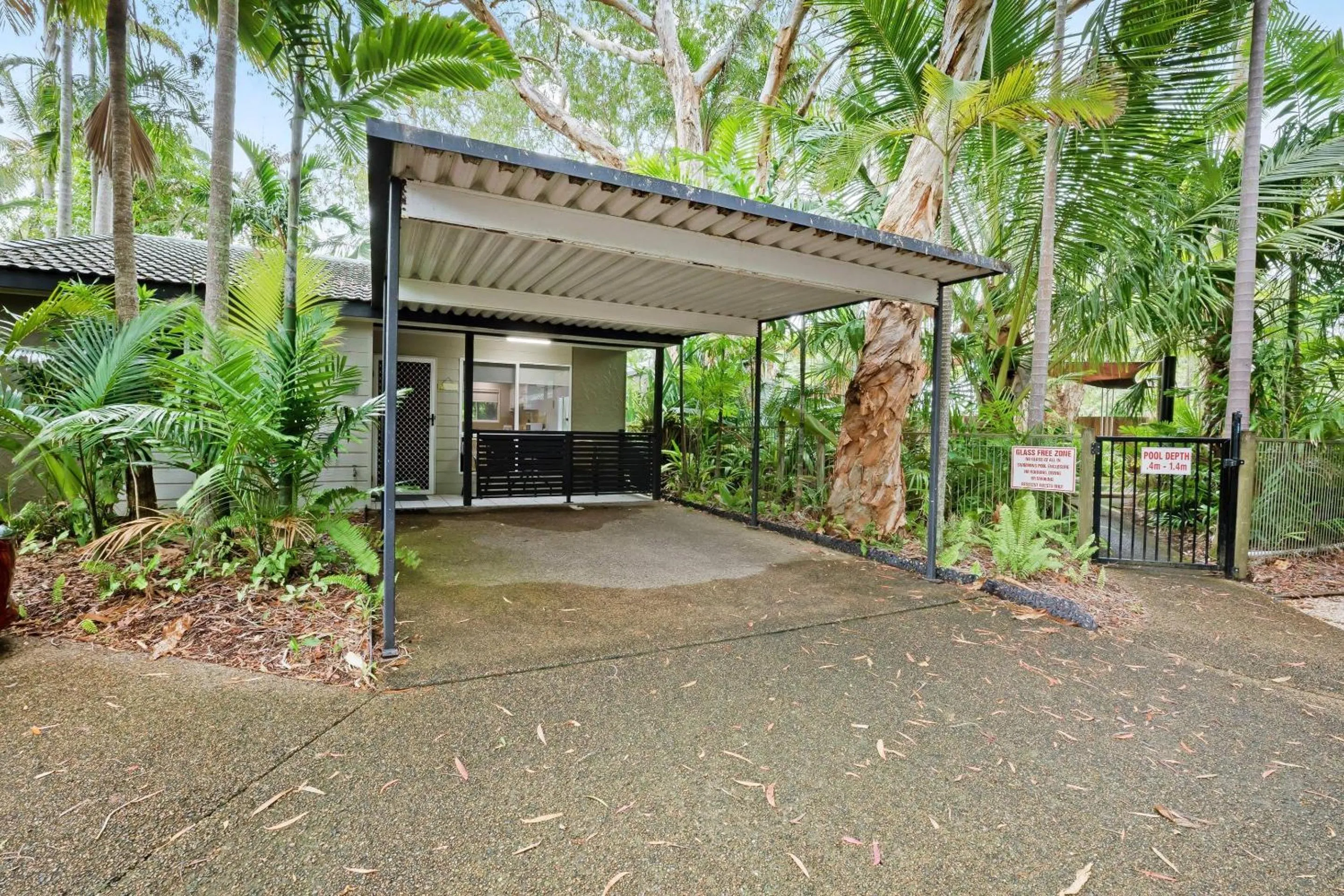 Bedroom in Comfort Resort Blue Pacific