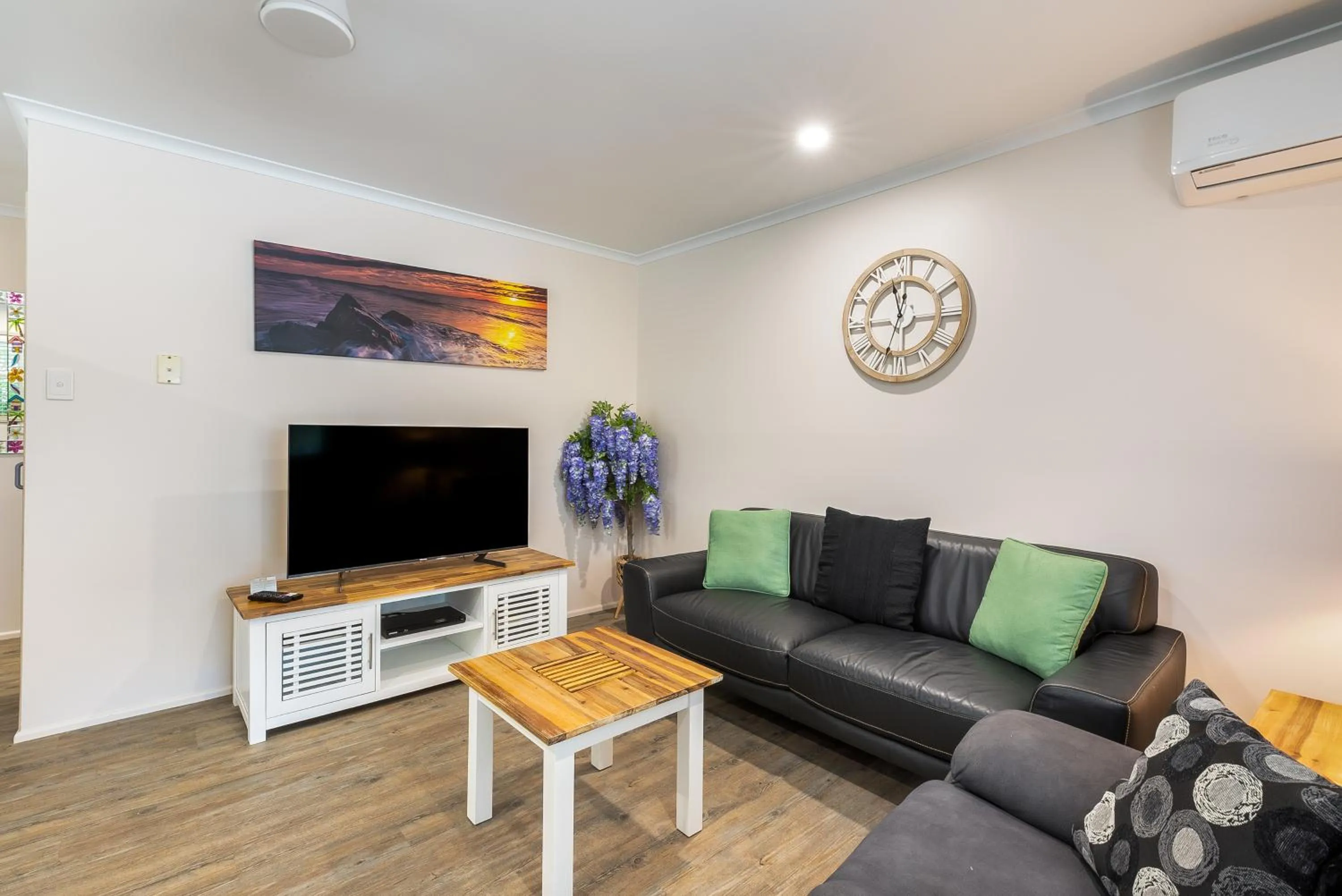 Lounge or bar in Comfort Resort Blue Pacific