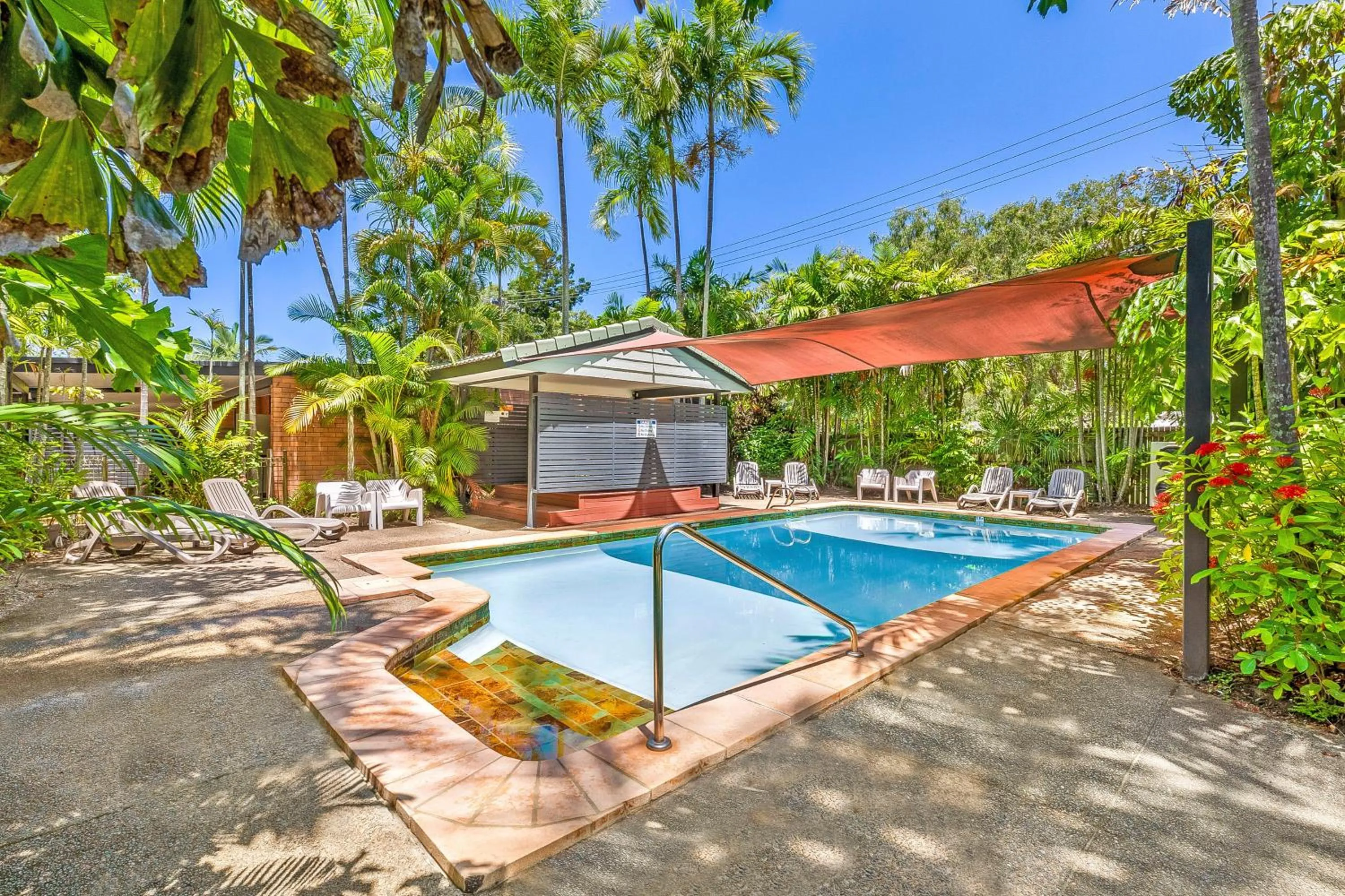 Swimming pool in Comfort Resort Blue Pacific