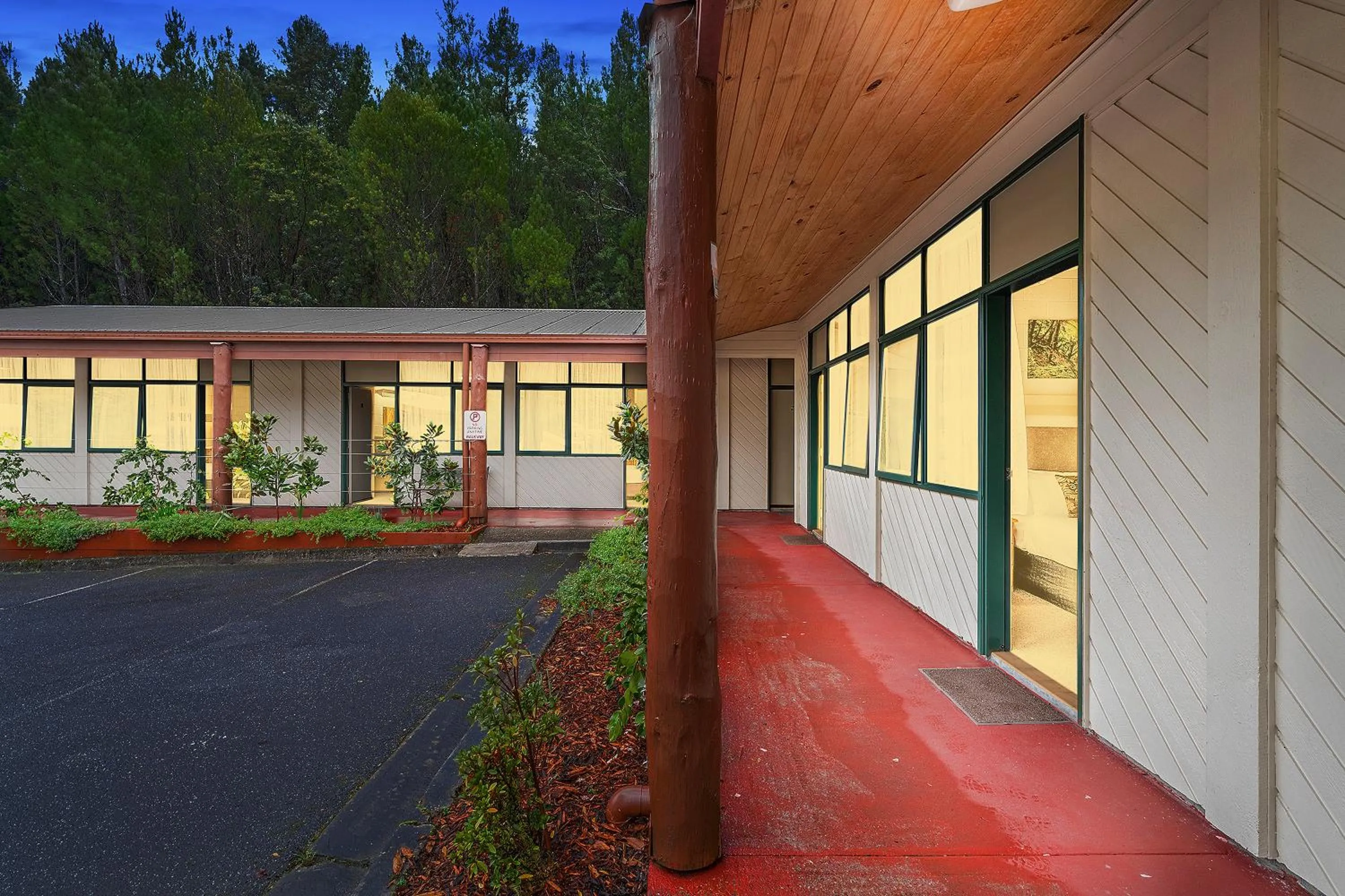 Facade/entrance in Gold Rush Inn