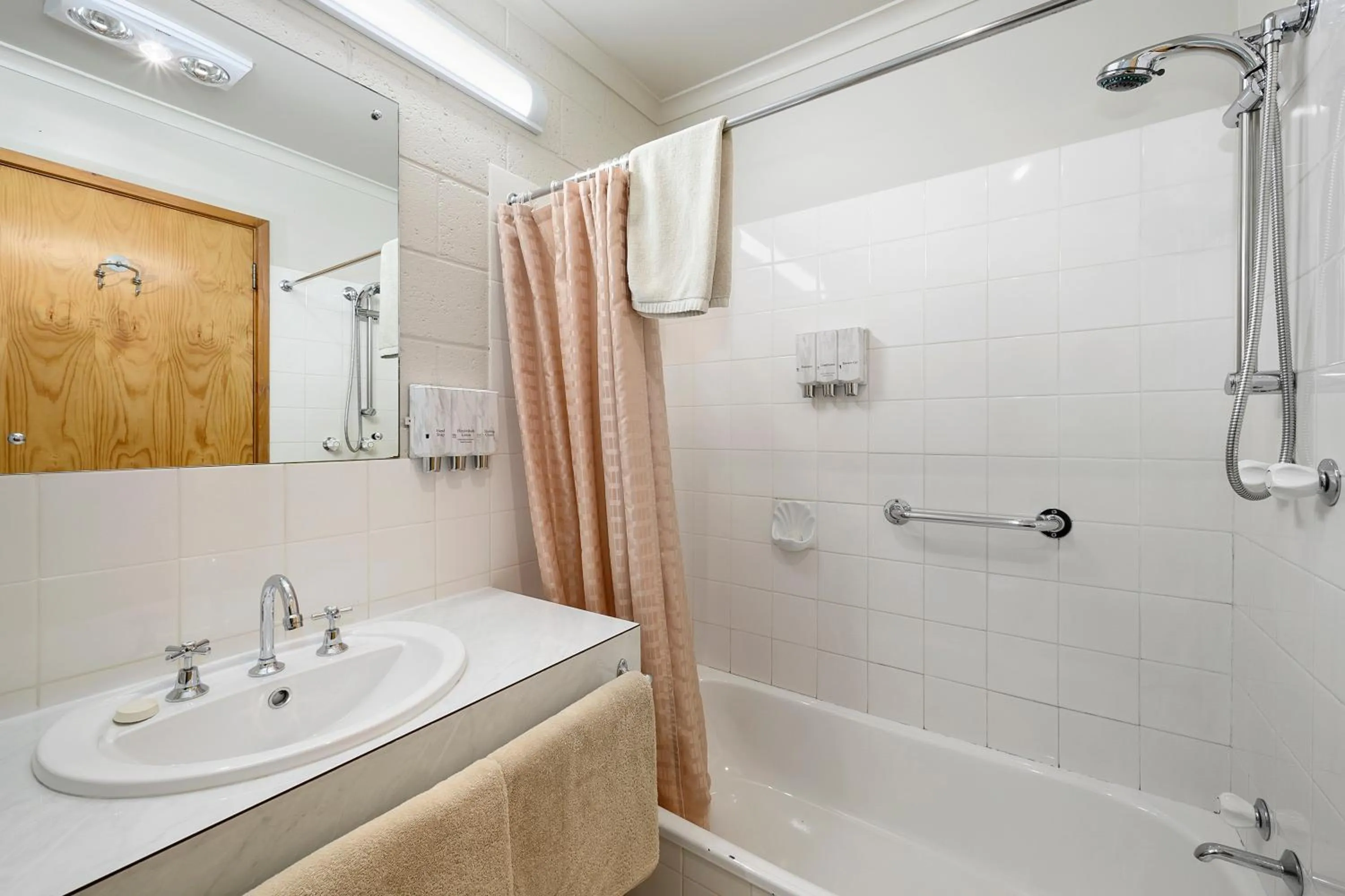 Bathroom in Gold Rush Inn