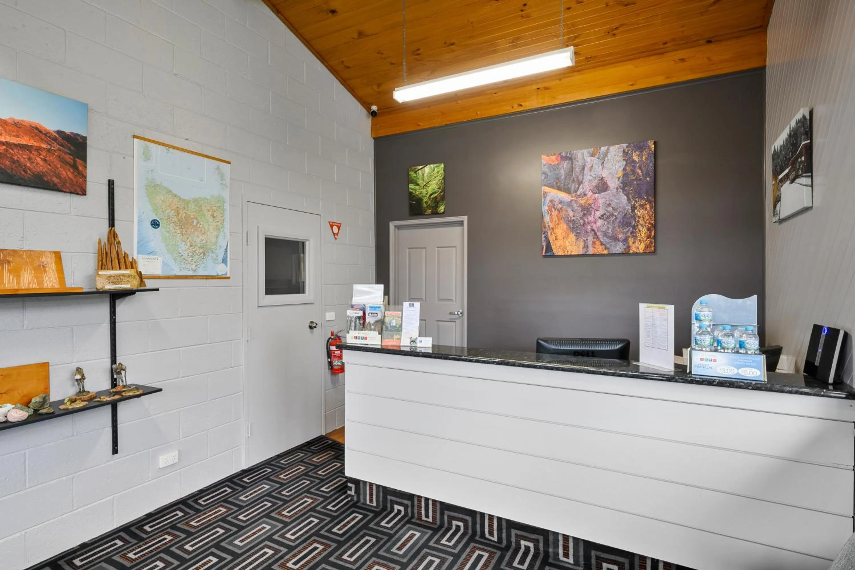 Lobby or reception in Gold Rush Inn