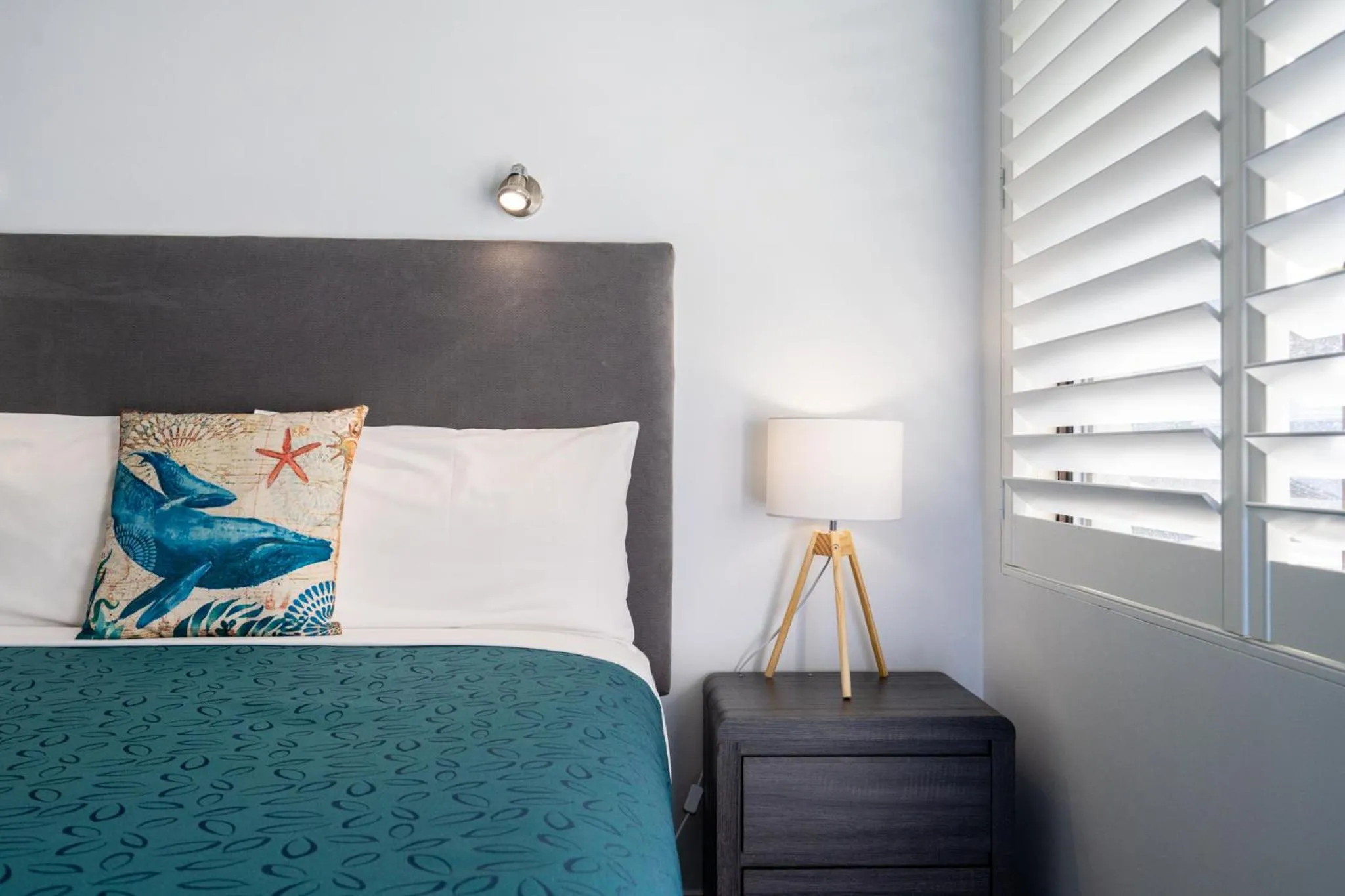 Bedroom, Bed in Comfort Inn Warrnambool International now Waves Motel and Apartments