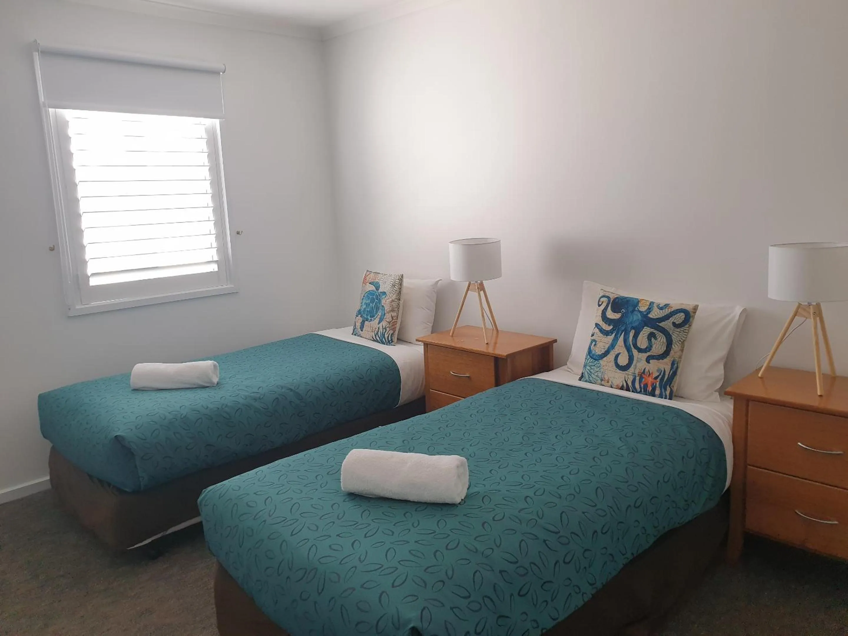 Bedroom, Bed in Comfort Inn Warrnambool International now Waves Motel and Apartments