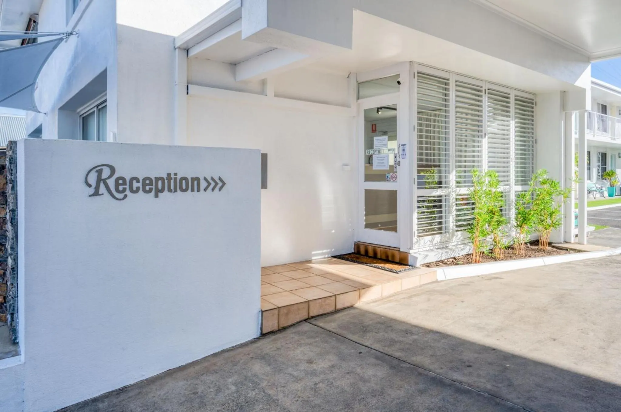 Facade/entrance in Comfort Inn Warrnambool International now Waves Motel and Apartments