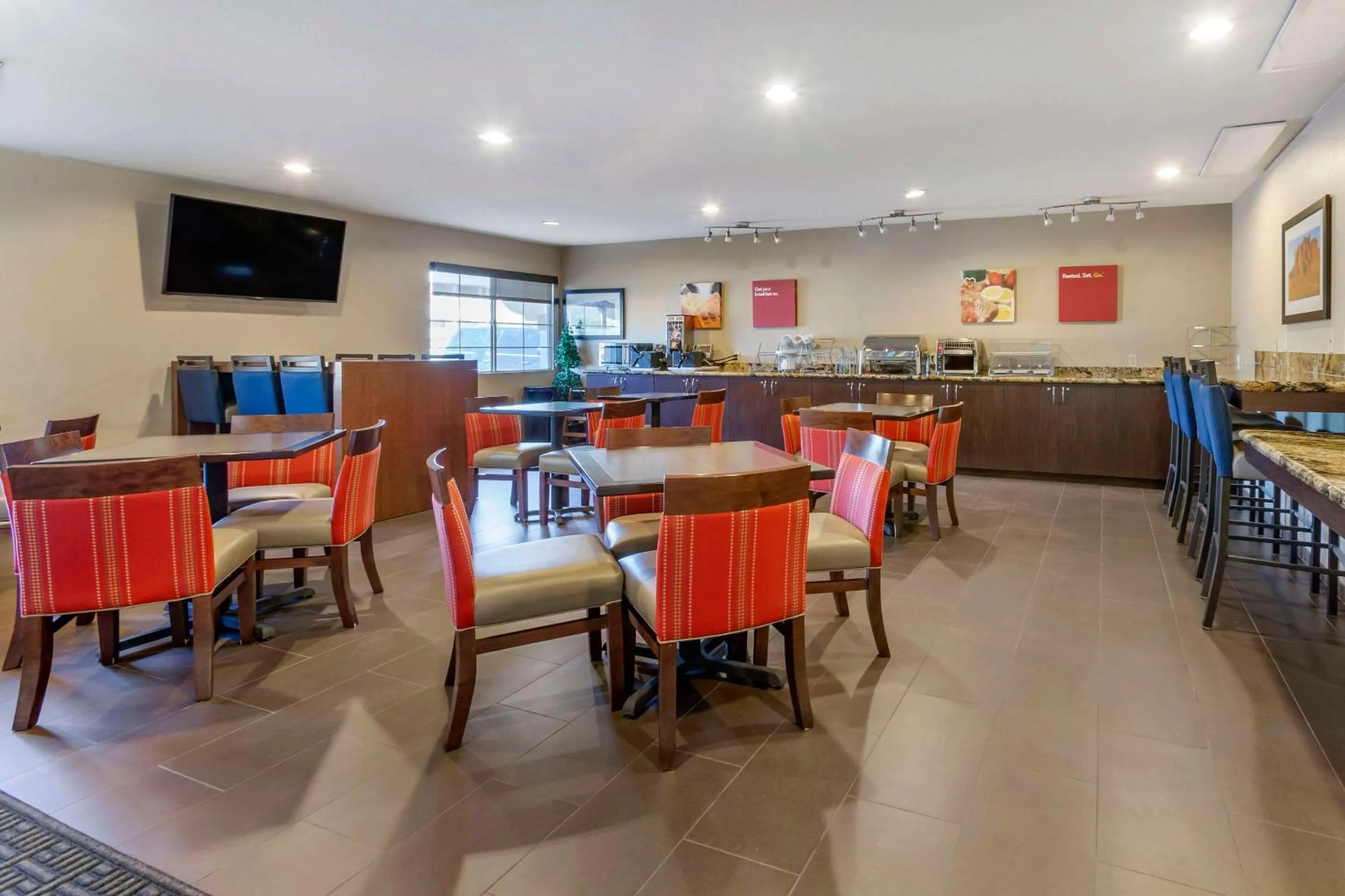 Breakfast in Comfort Suites Phoenix Airport