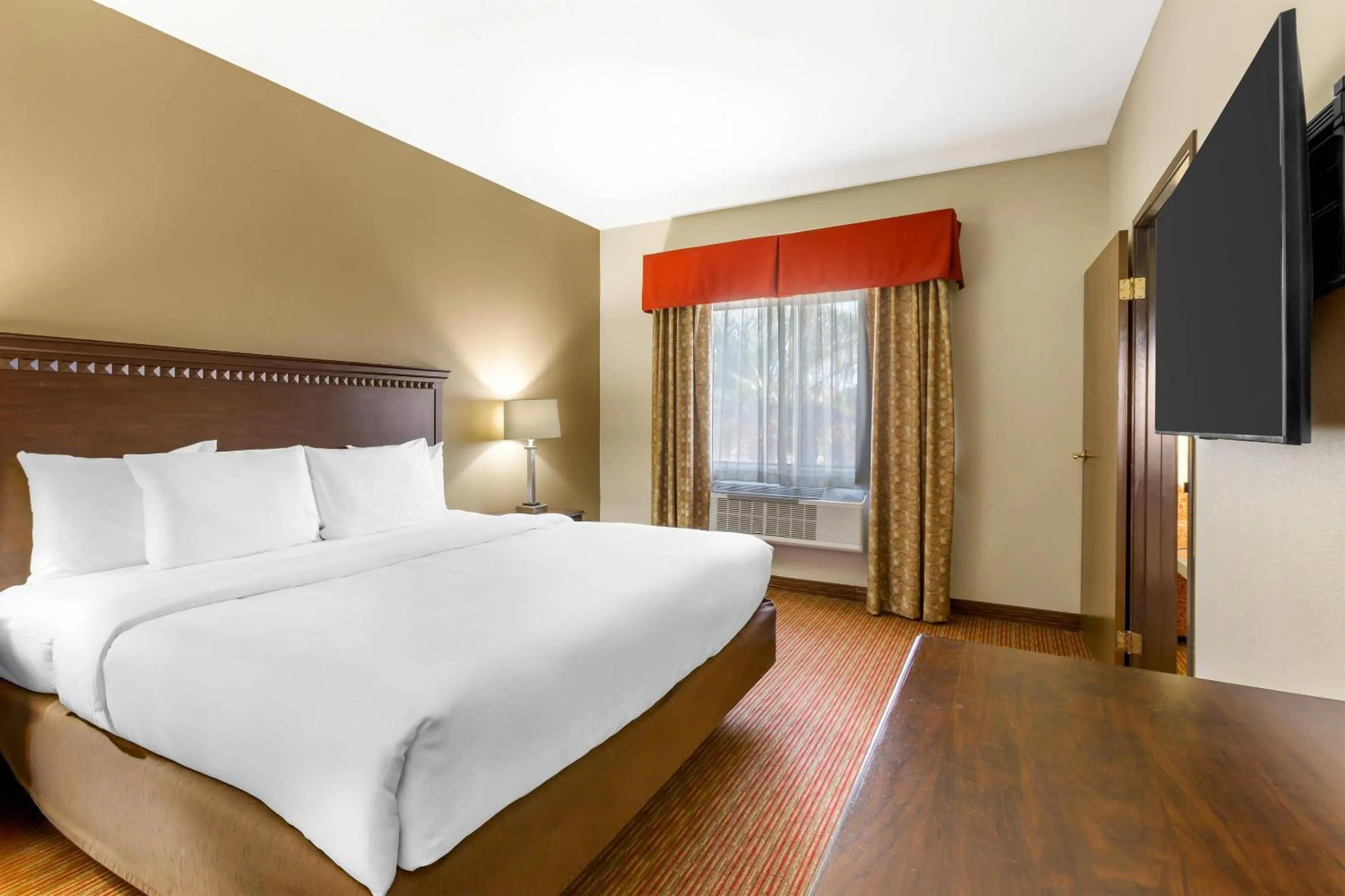 Bedroom, Bed in Comfort Inn Phoenix Central City