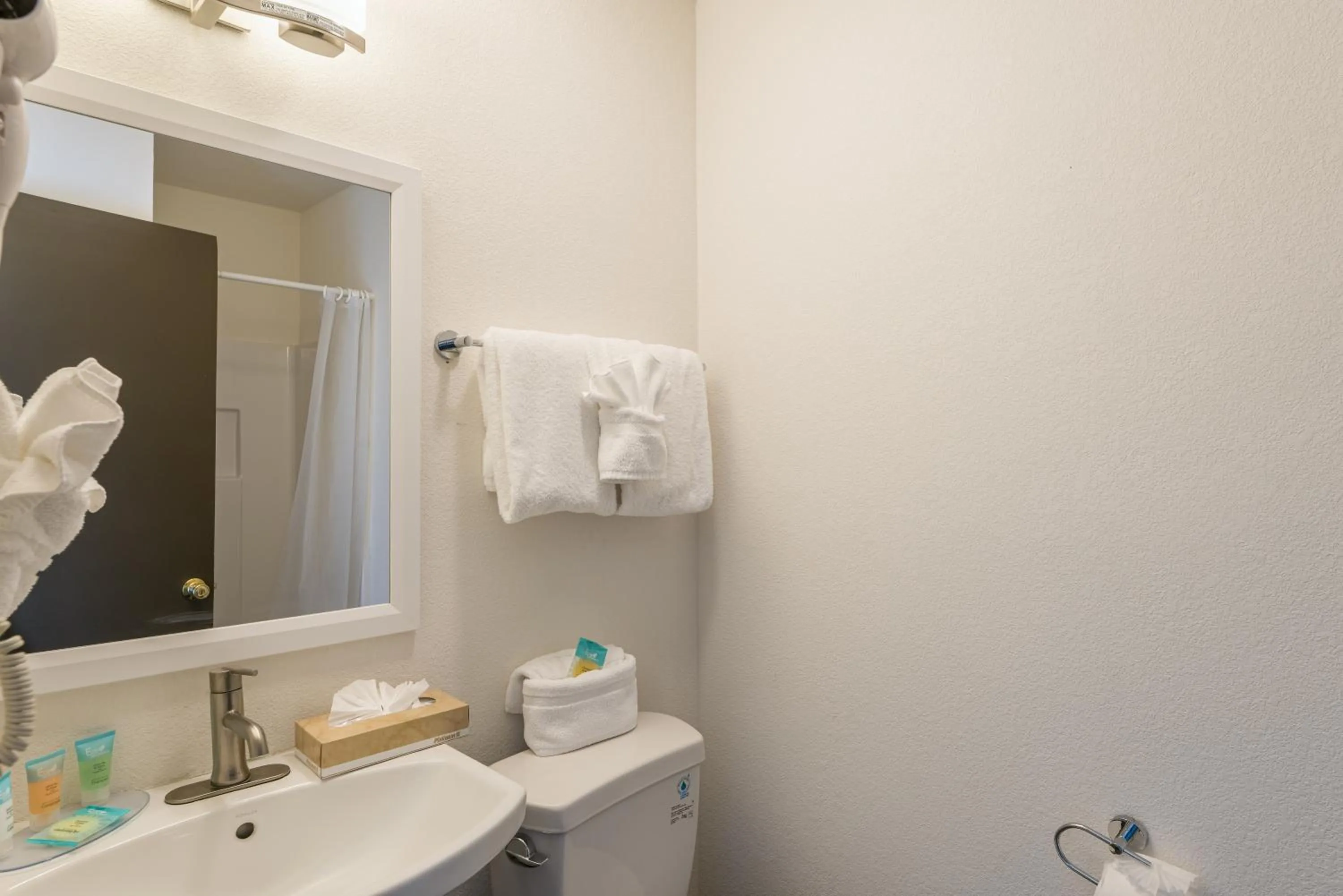 Bathroom in Lux Verde Hotel