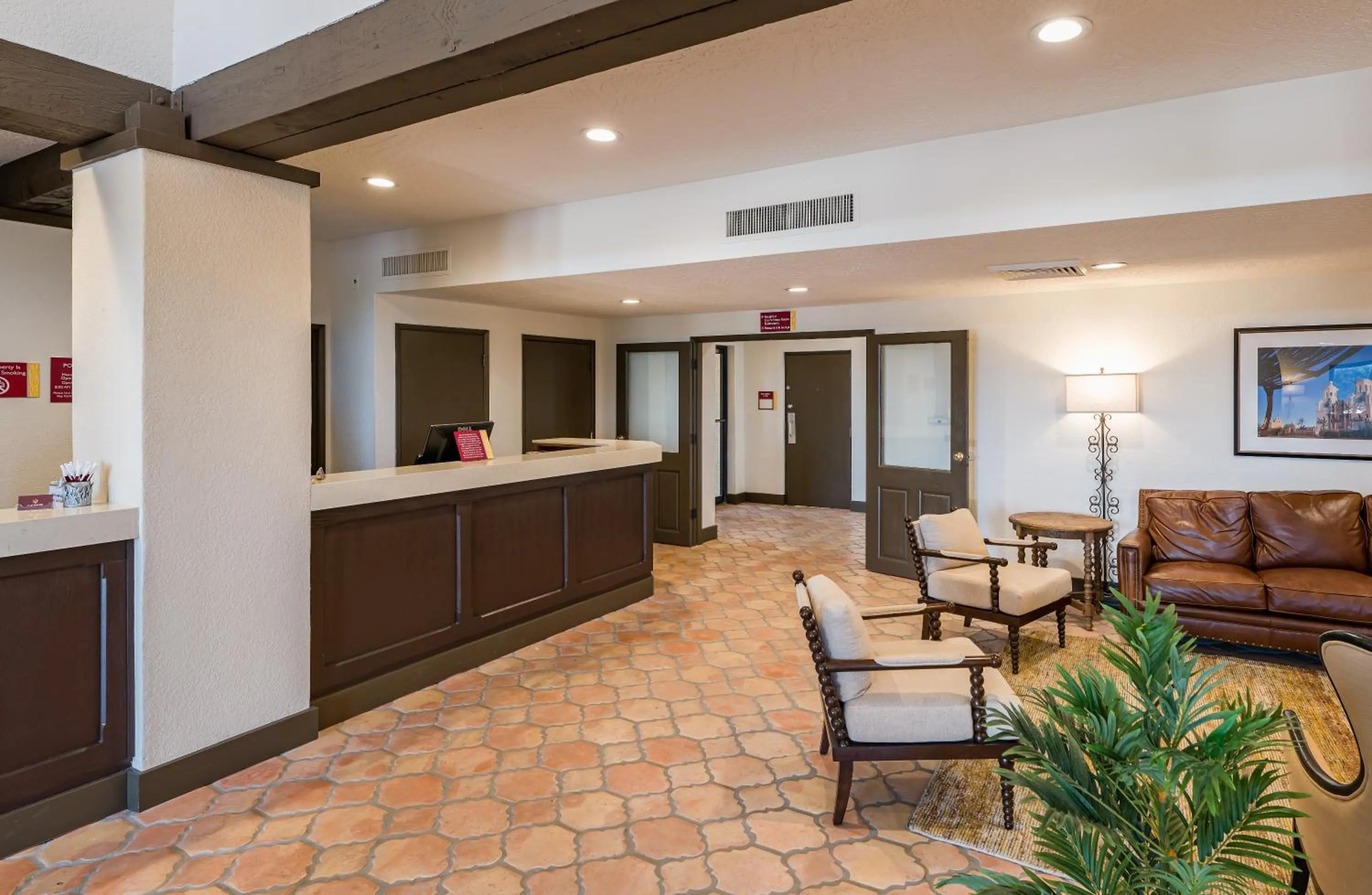 Lobby or reception in Lux Verde Hotel