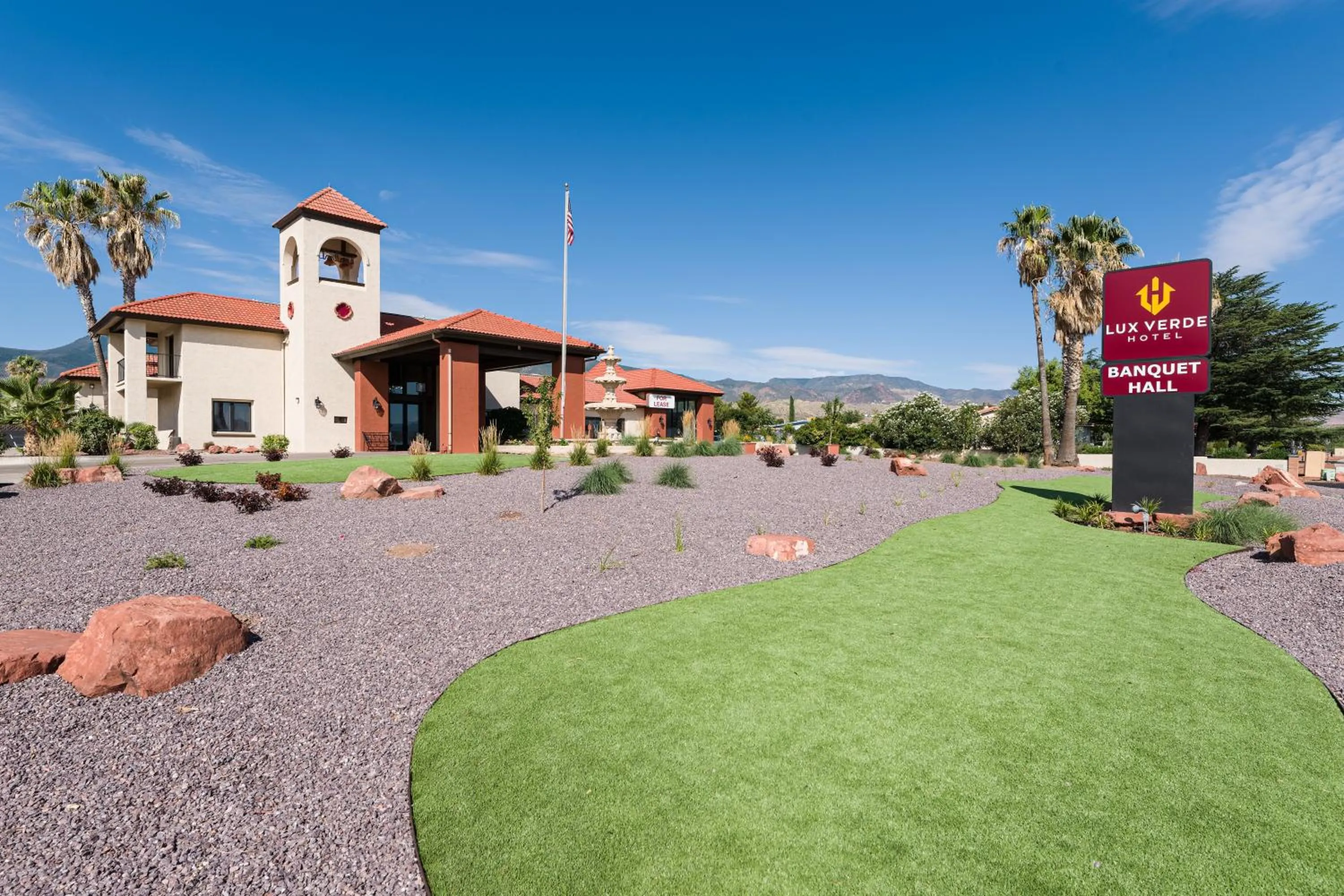 Facade/entrance in Lux Verde Hotel
