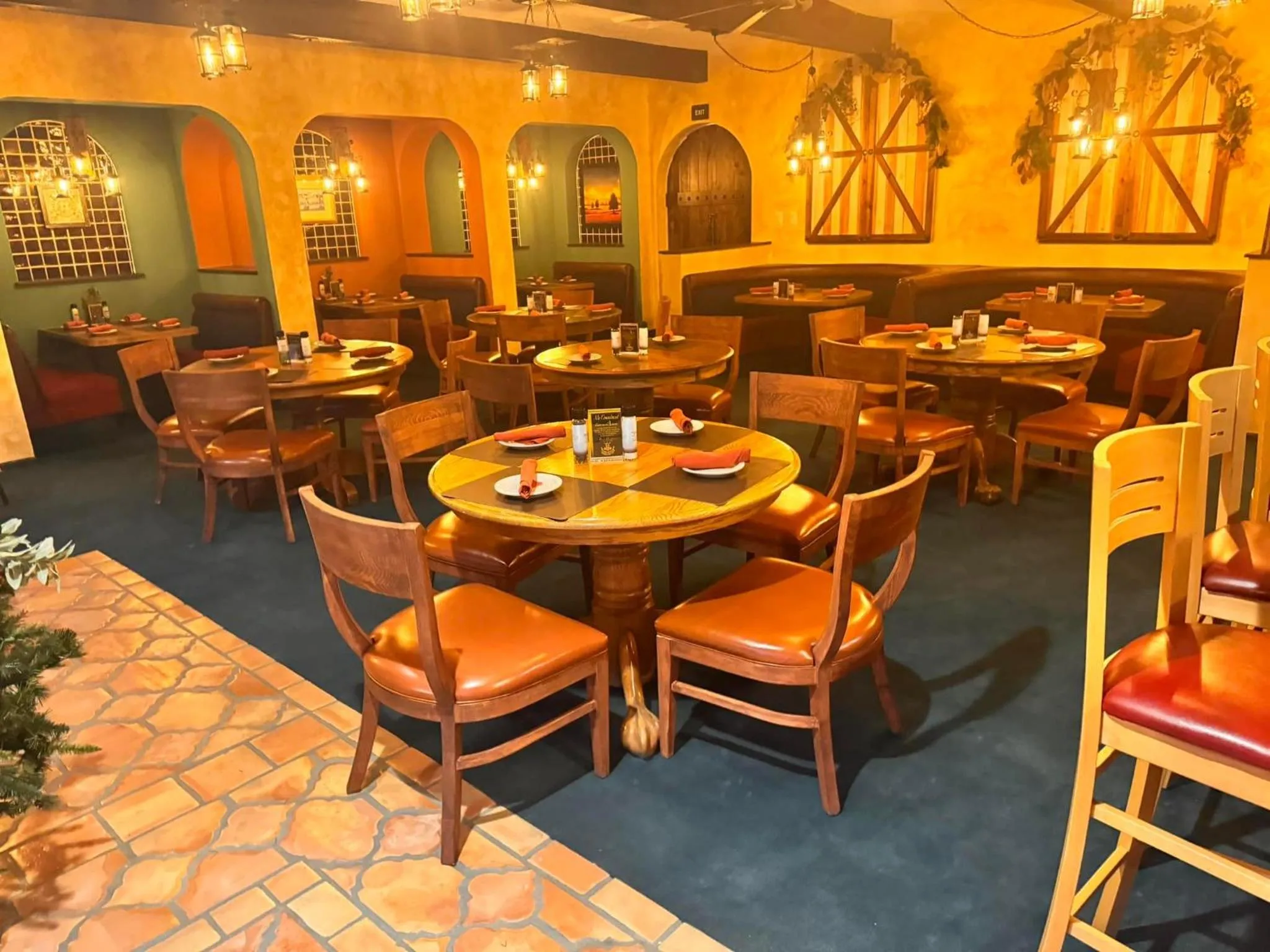 Restaurant/places to eat in Lux Verde Hotel