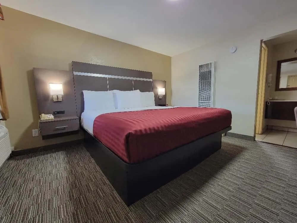 Bed in Americas Best Value Inn-Williams/Grand Canyon