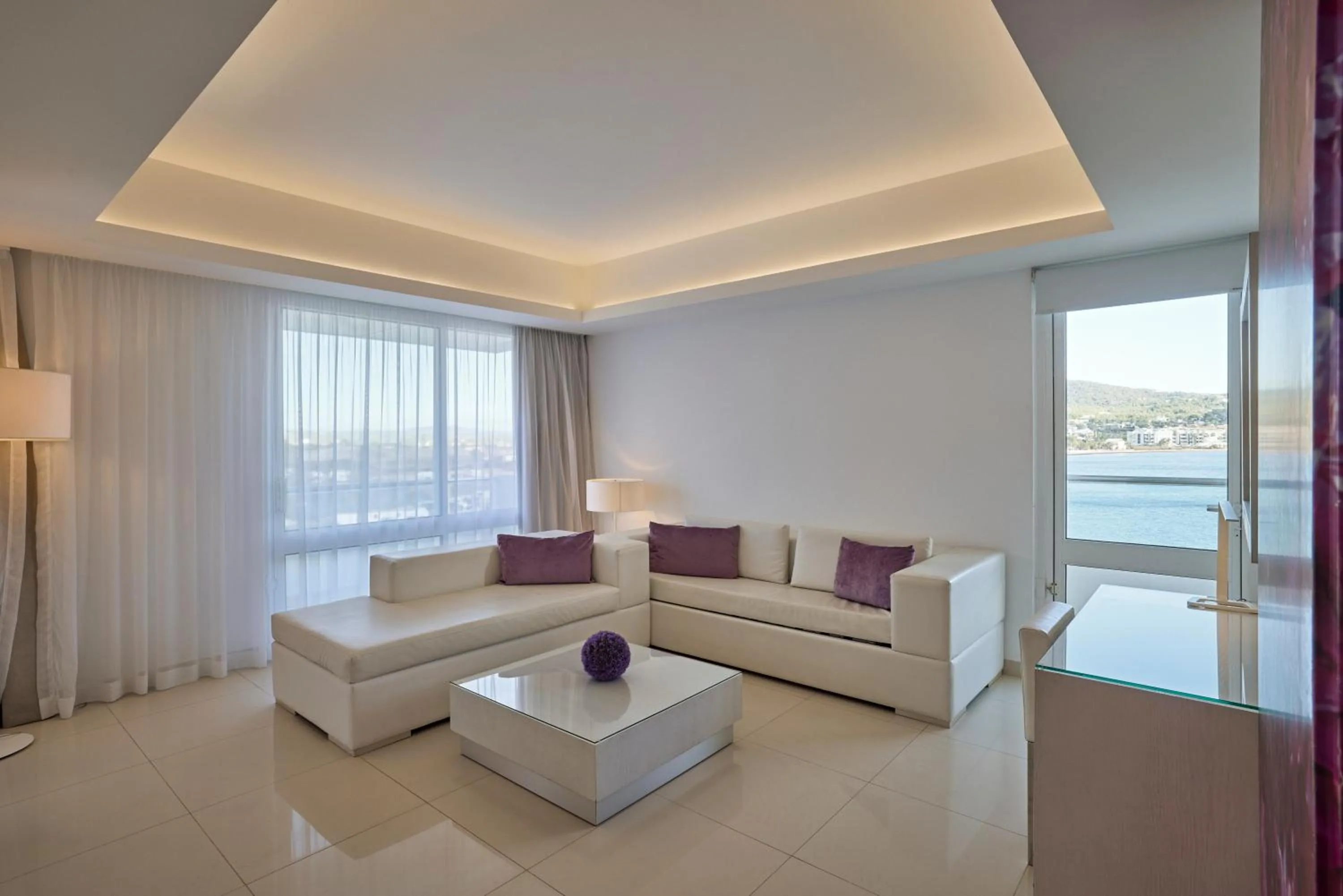 Photo of the whole room in Hotel Argos Ibiza