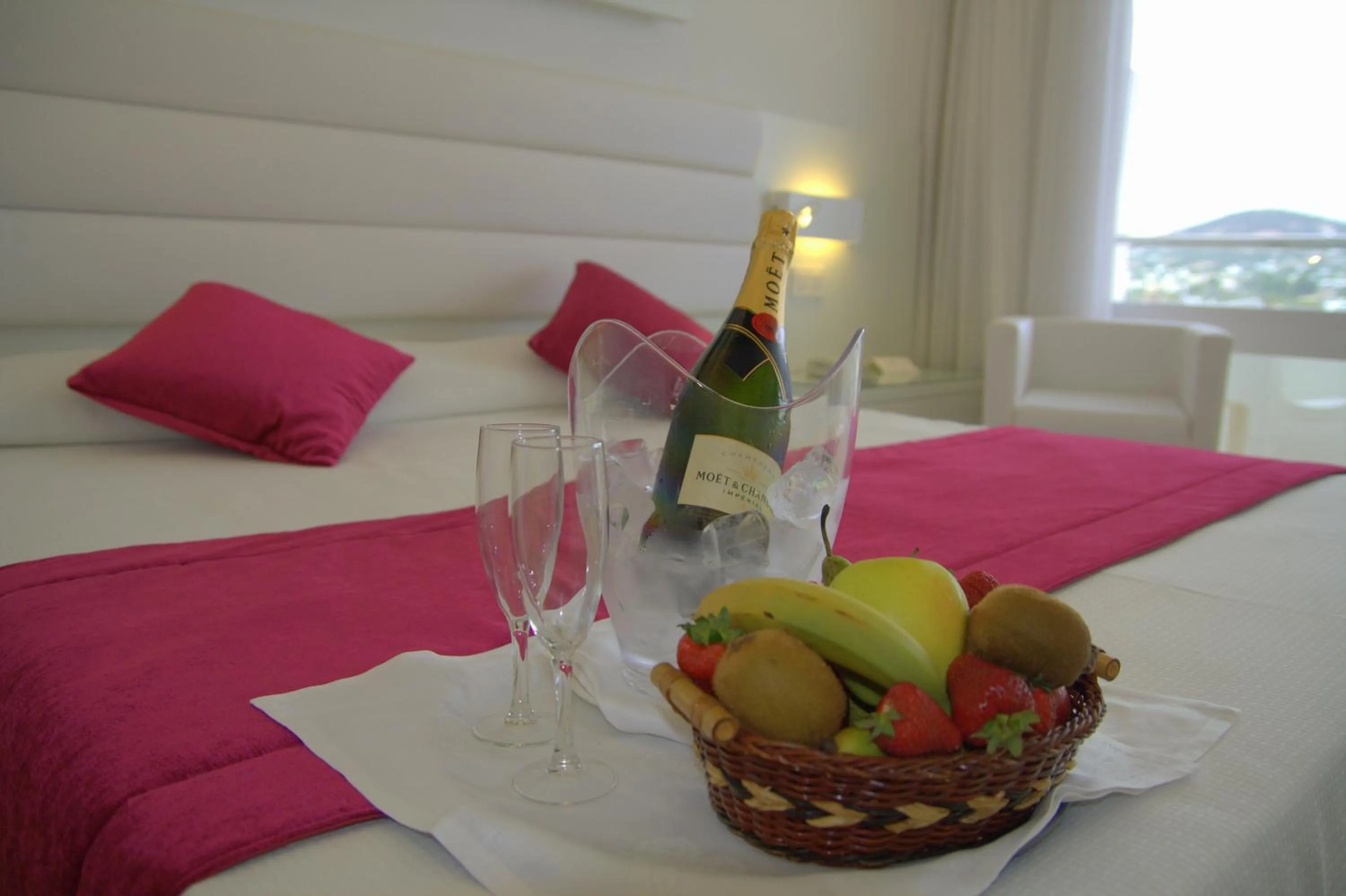 Food and drinks, Bed in Hotel Argos Ibiza