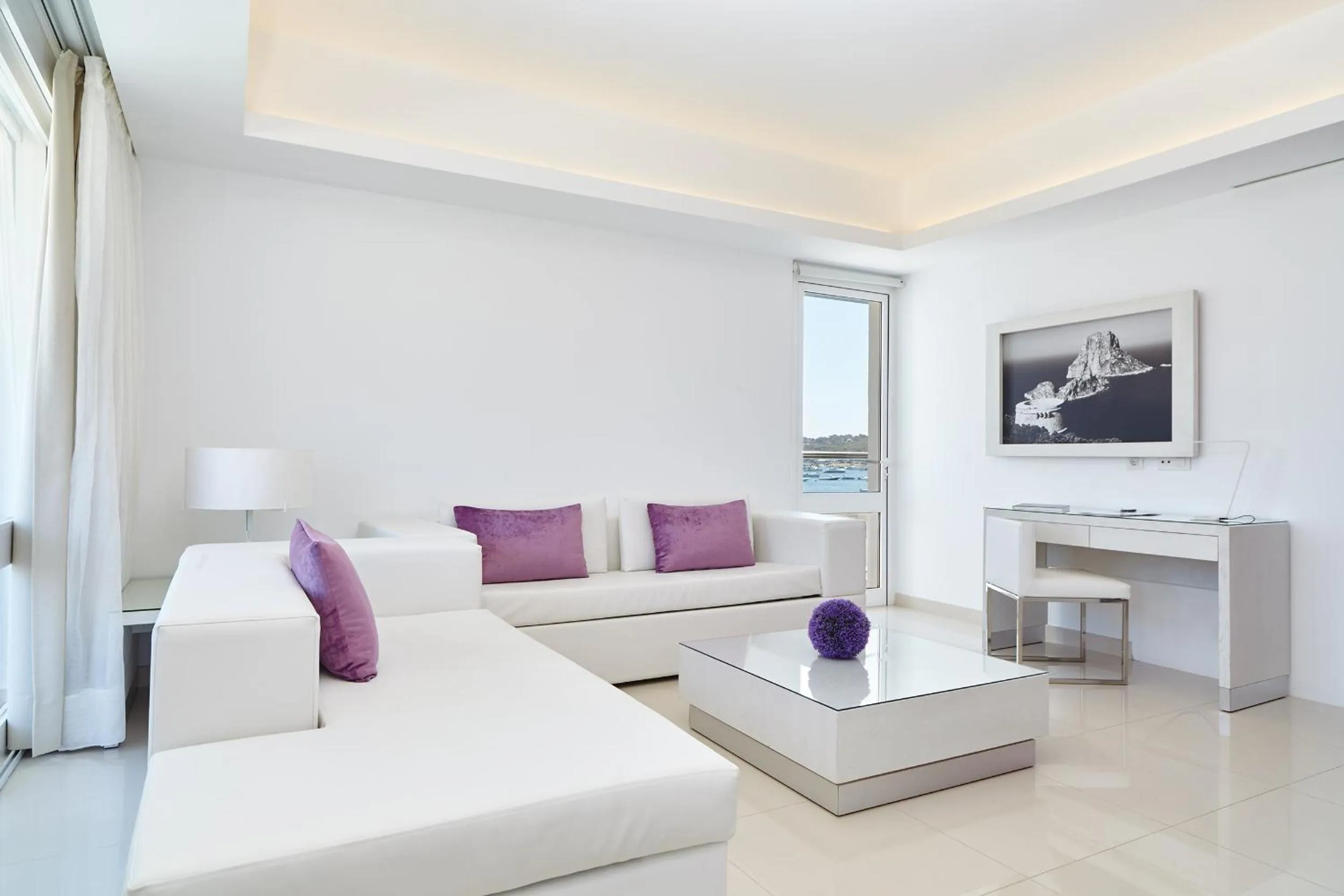 Photo of the whole room, Bed in Hotel Argos Ibiza