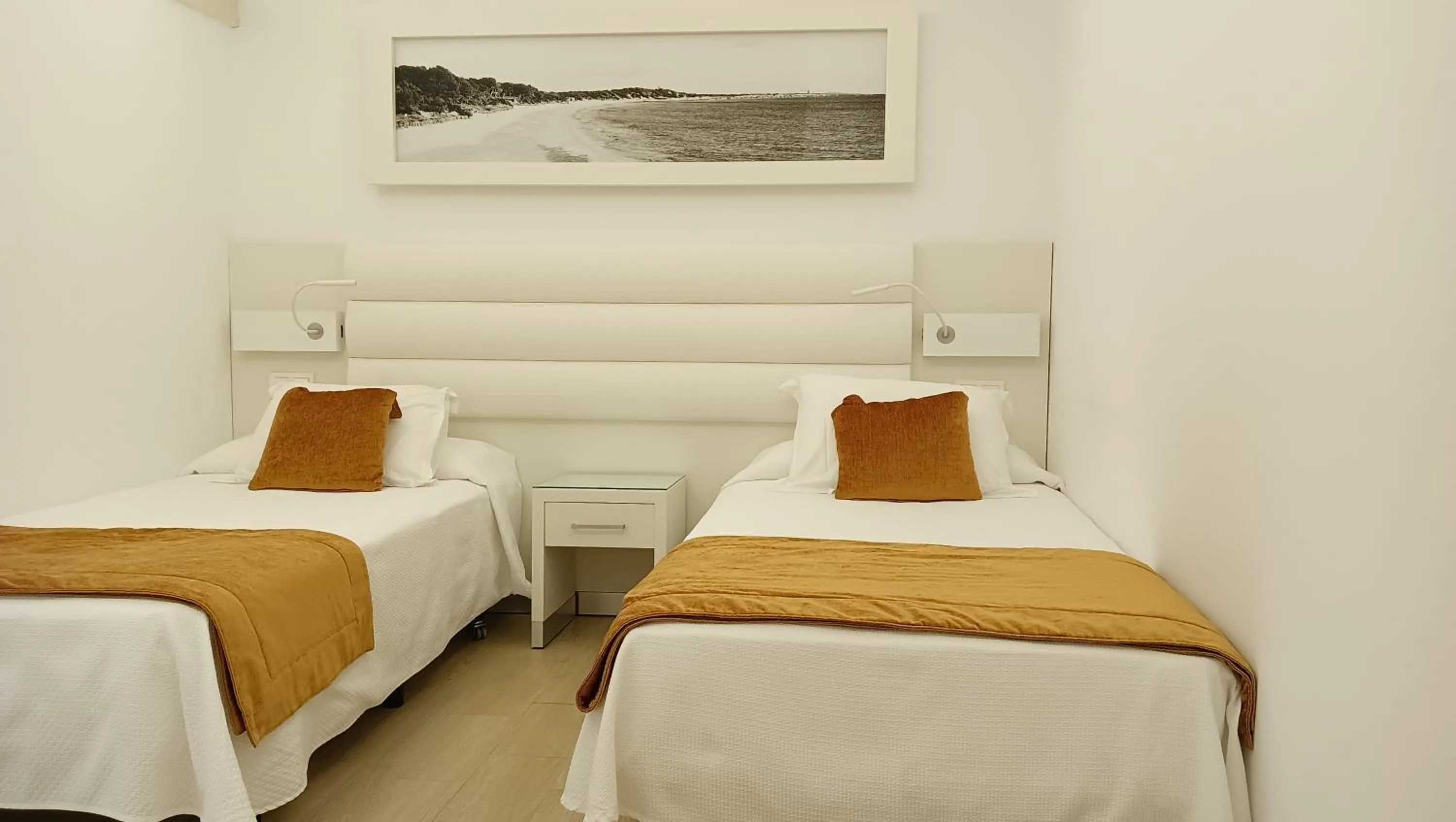 Bedroom, Bed in Hotel Argos Ibiza