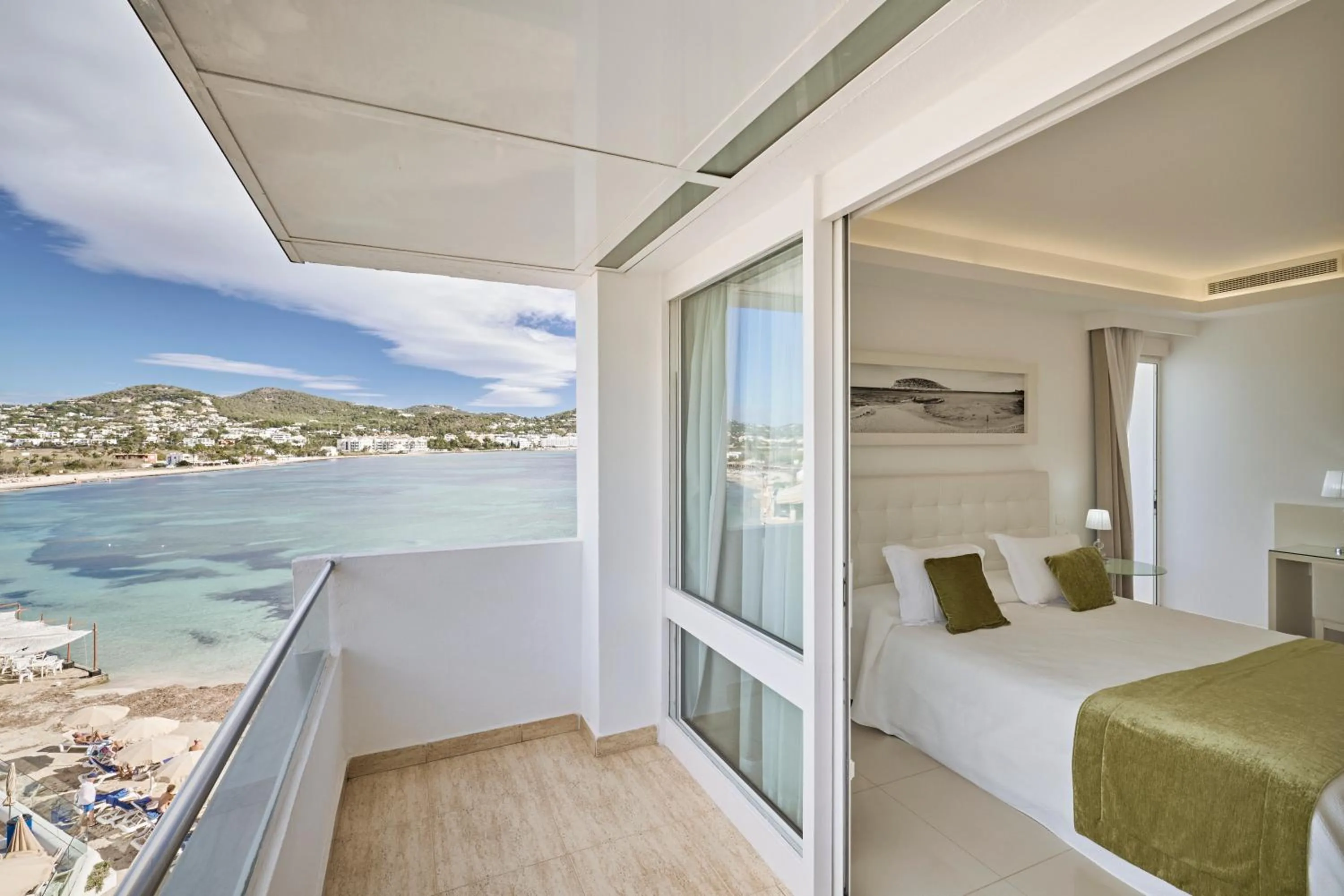 Photo of the whole room, Bed in Hotel Argos Ibiza