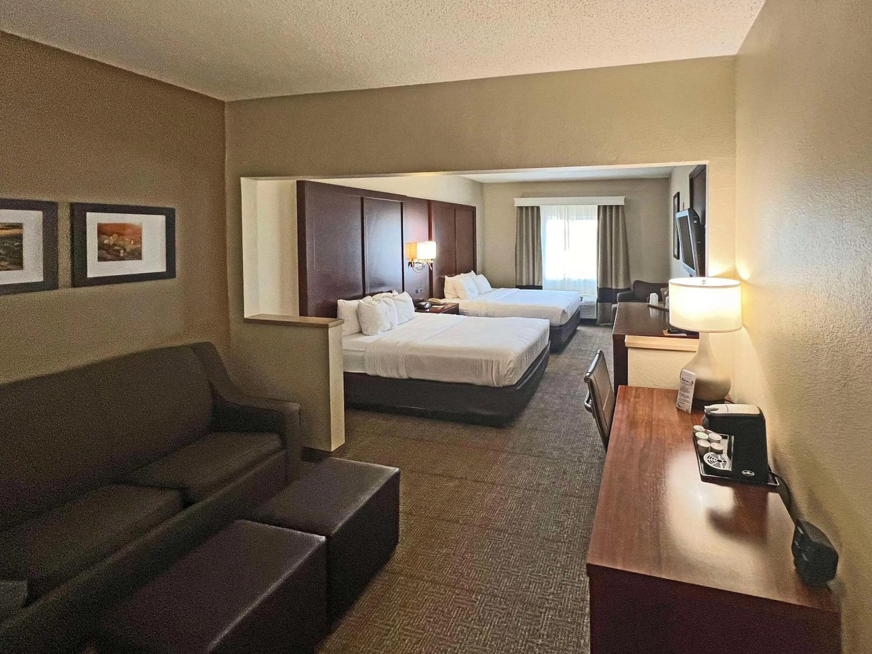 Bedroom, Bed in Comfort Suites Peoria Sports Complex