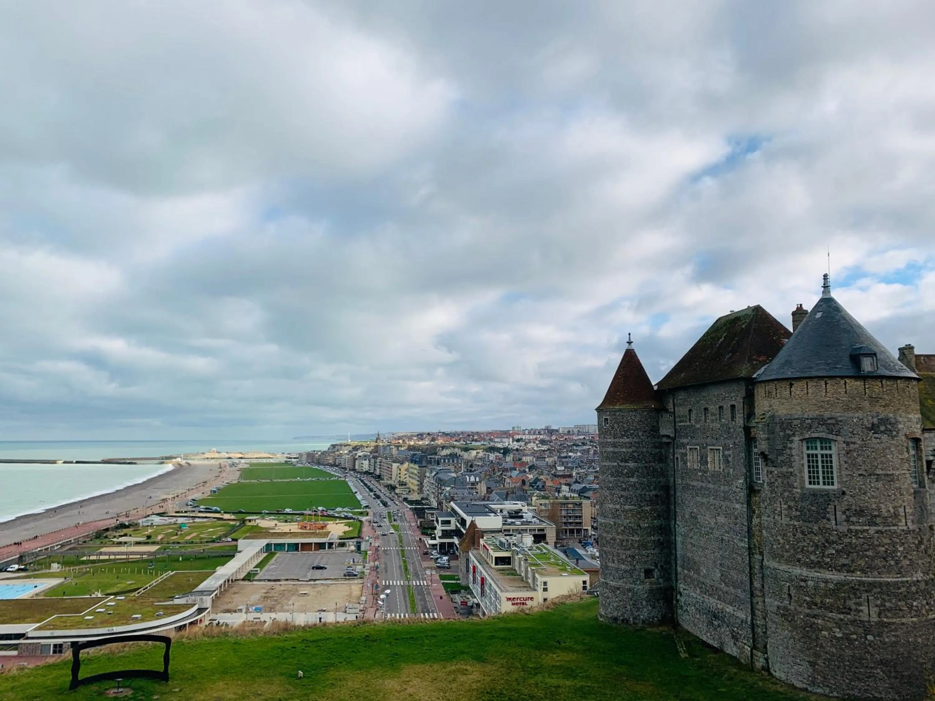 Property building in Villa Castel Chambres d'hôtes B&B