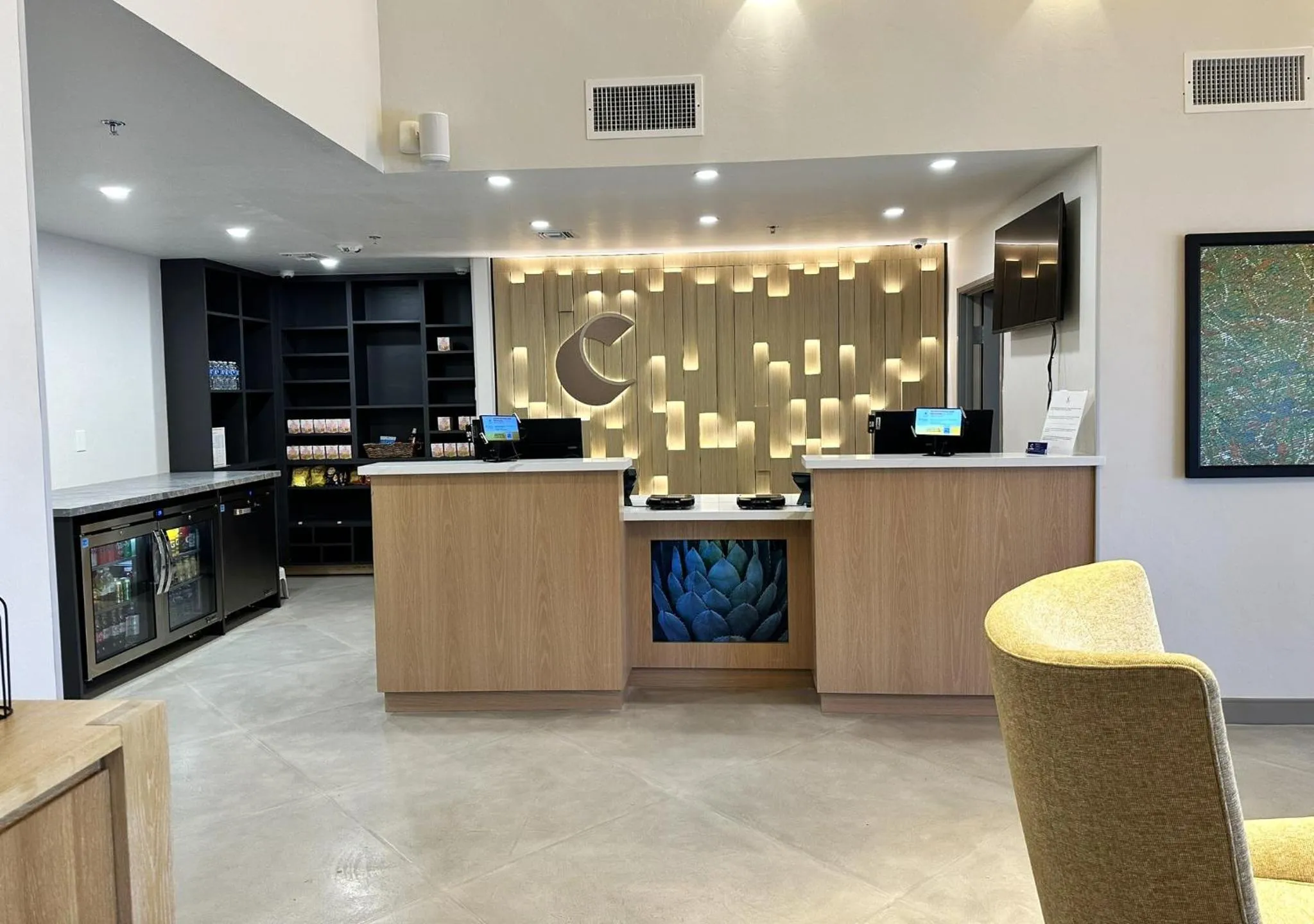 Lobby or reception in Comfort Suites at Tucson Mall
