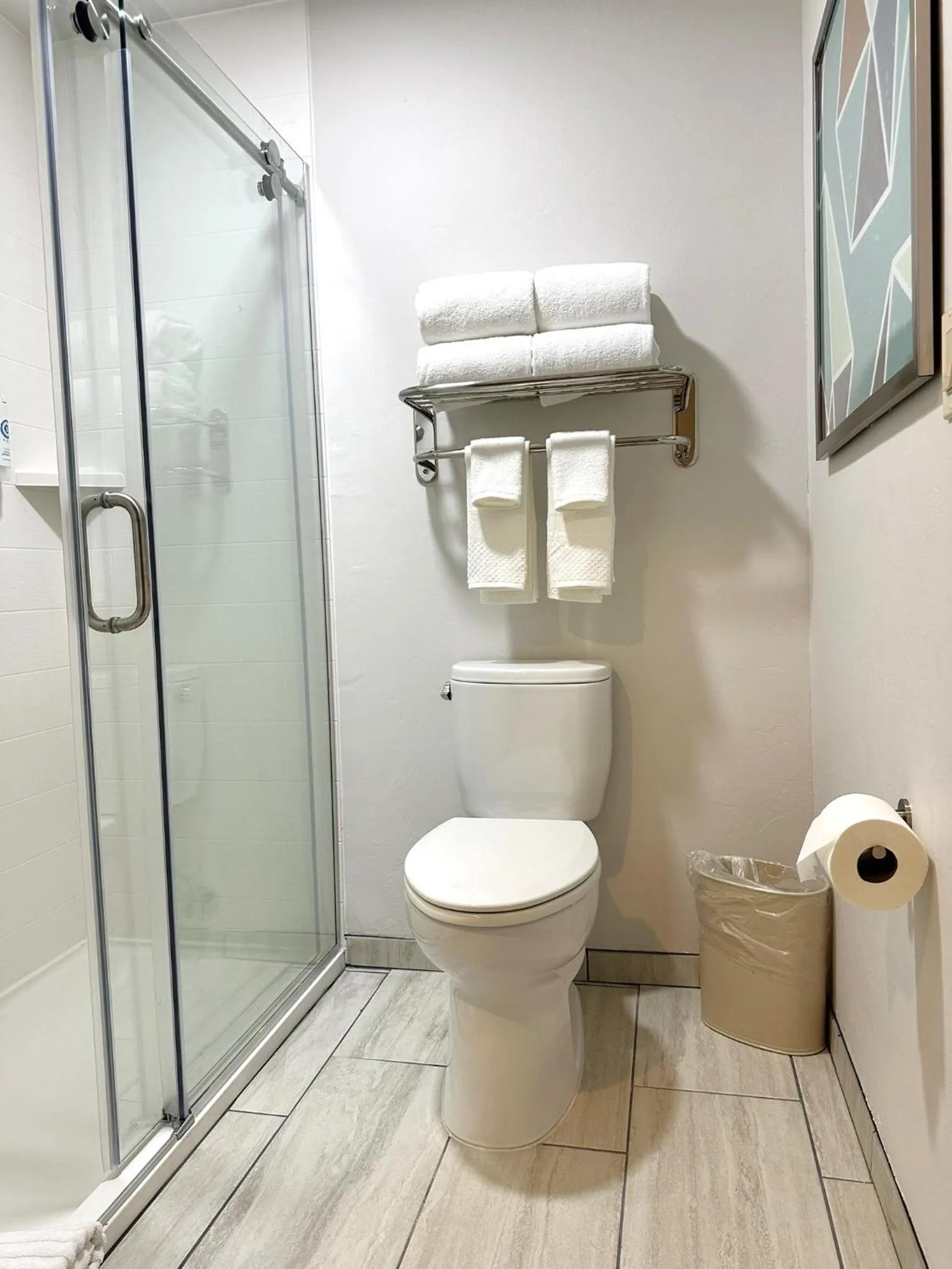 Bathroom in Comfort Suites at Tucson Mall